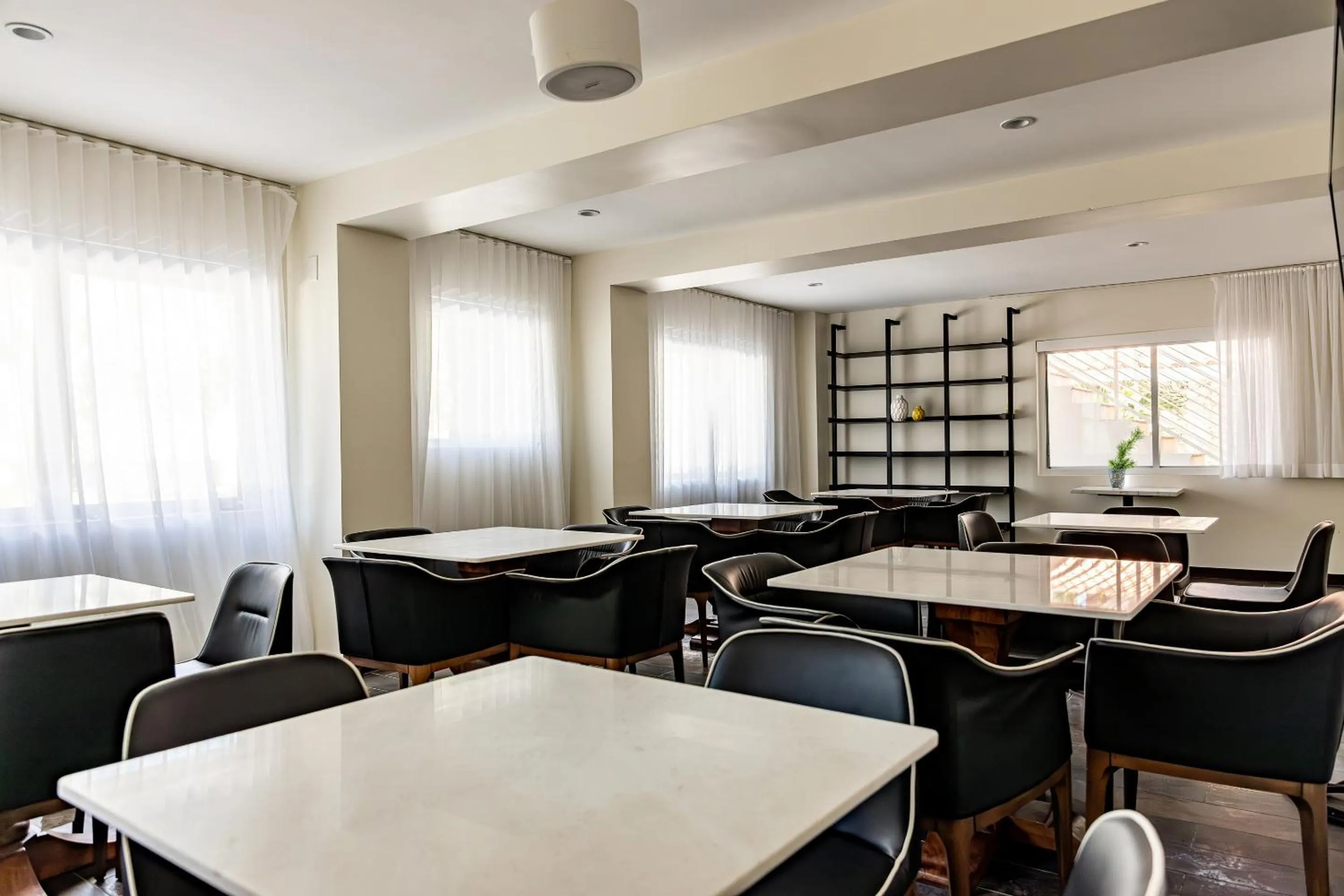 Meeting/conference room in Kenmore Village Hotel, South Beach