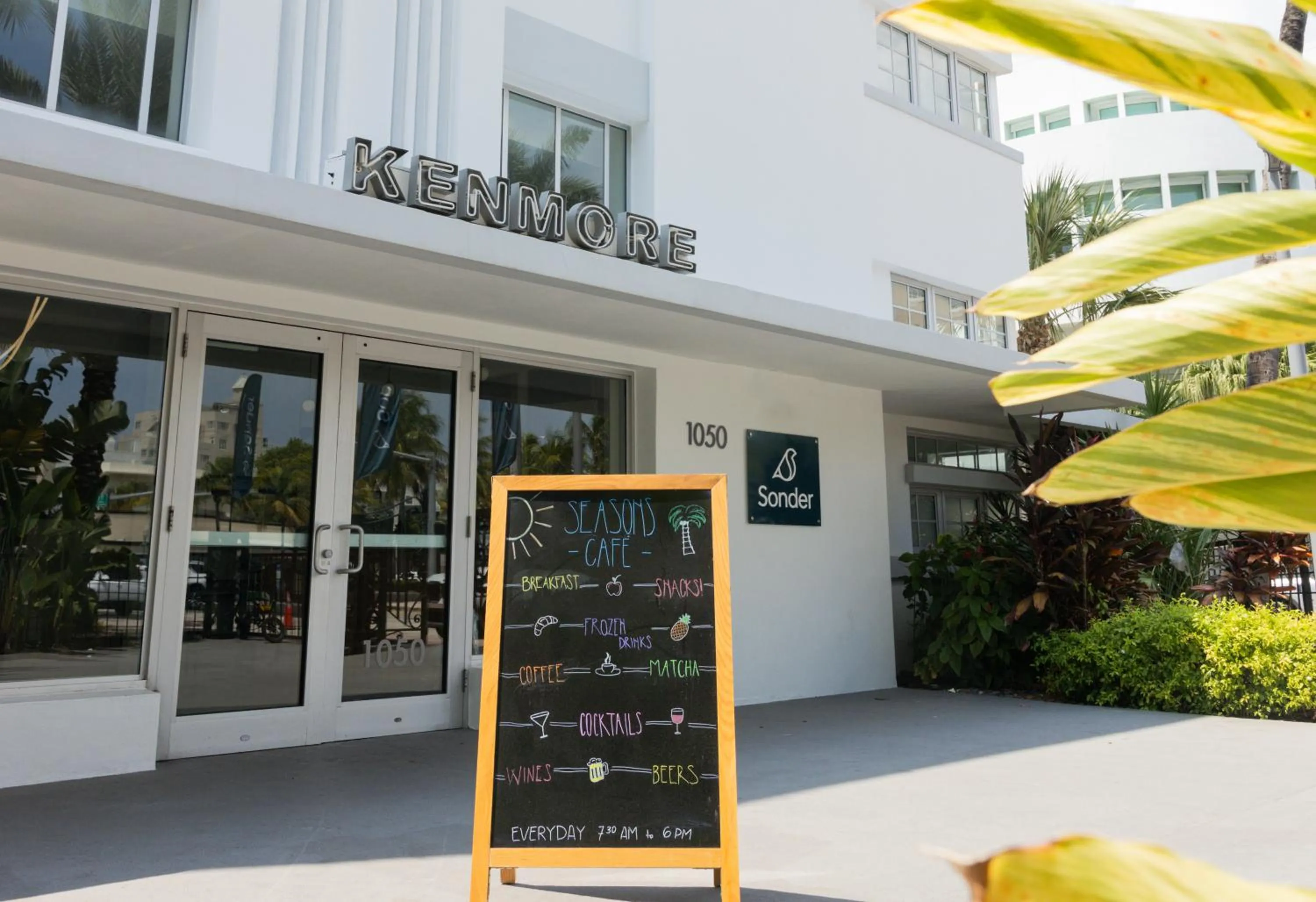 Restaurant/places to eat in Kenmore Village Hotel, South Beach