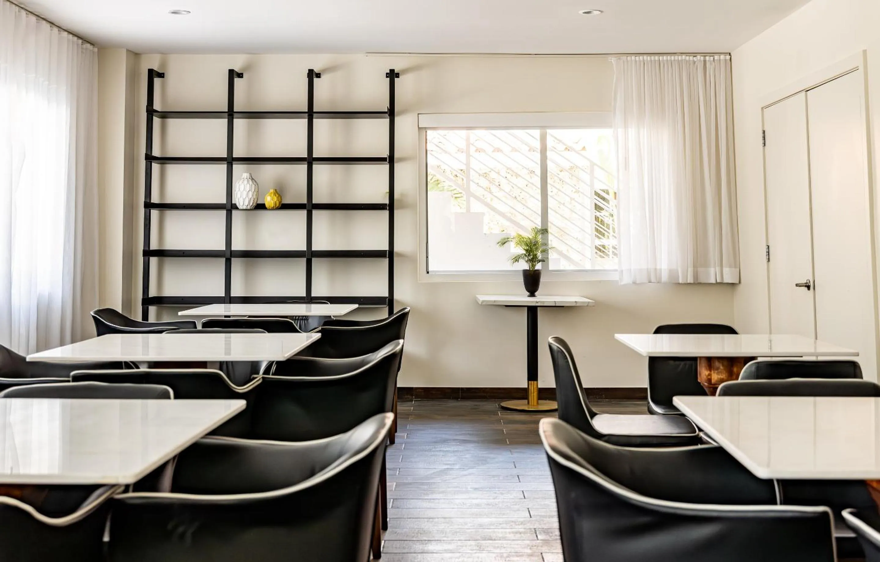 Meeting/conference room in Kenmore Village Hotel, South Beach