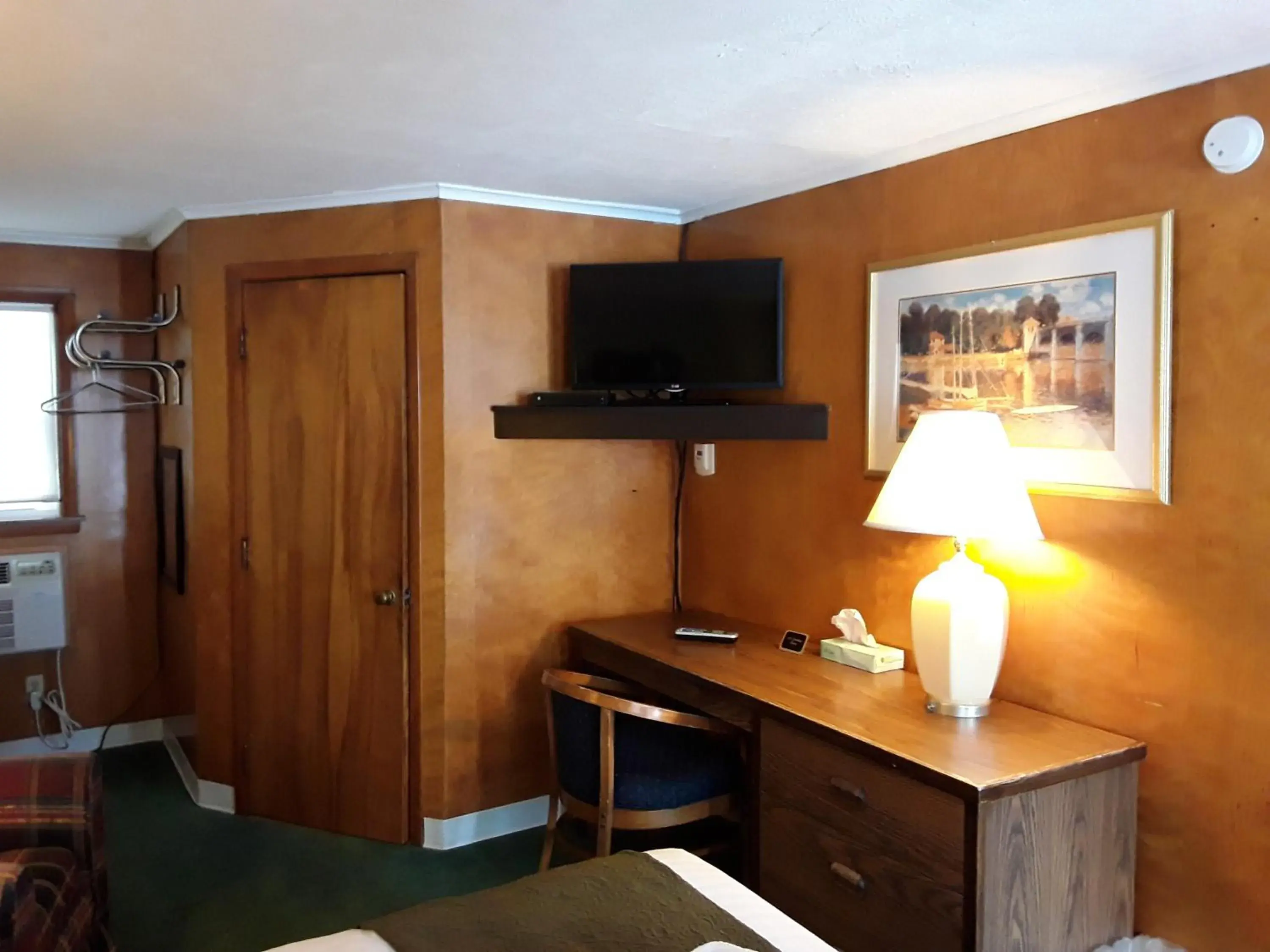 Standard Double Room in Gladstone Motel Standard Double Room in Gladstone Motel