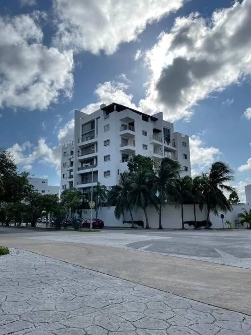 Property building in Hermoso Penthouse Rooftop con alberca