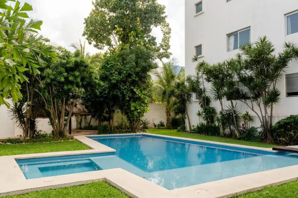 Swimming pool in Hermoso Penthouse Rooftop con alberca