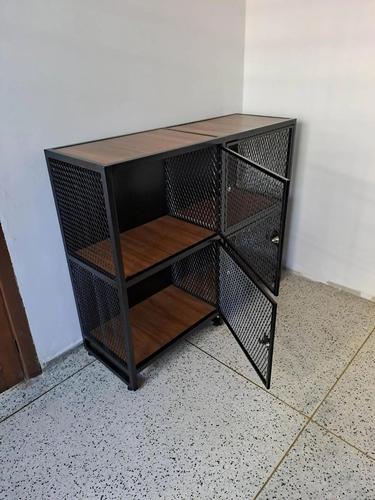 wardrobe in Makarena Hostel