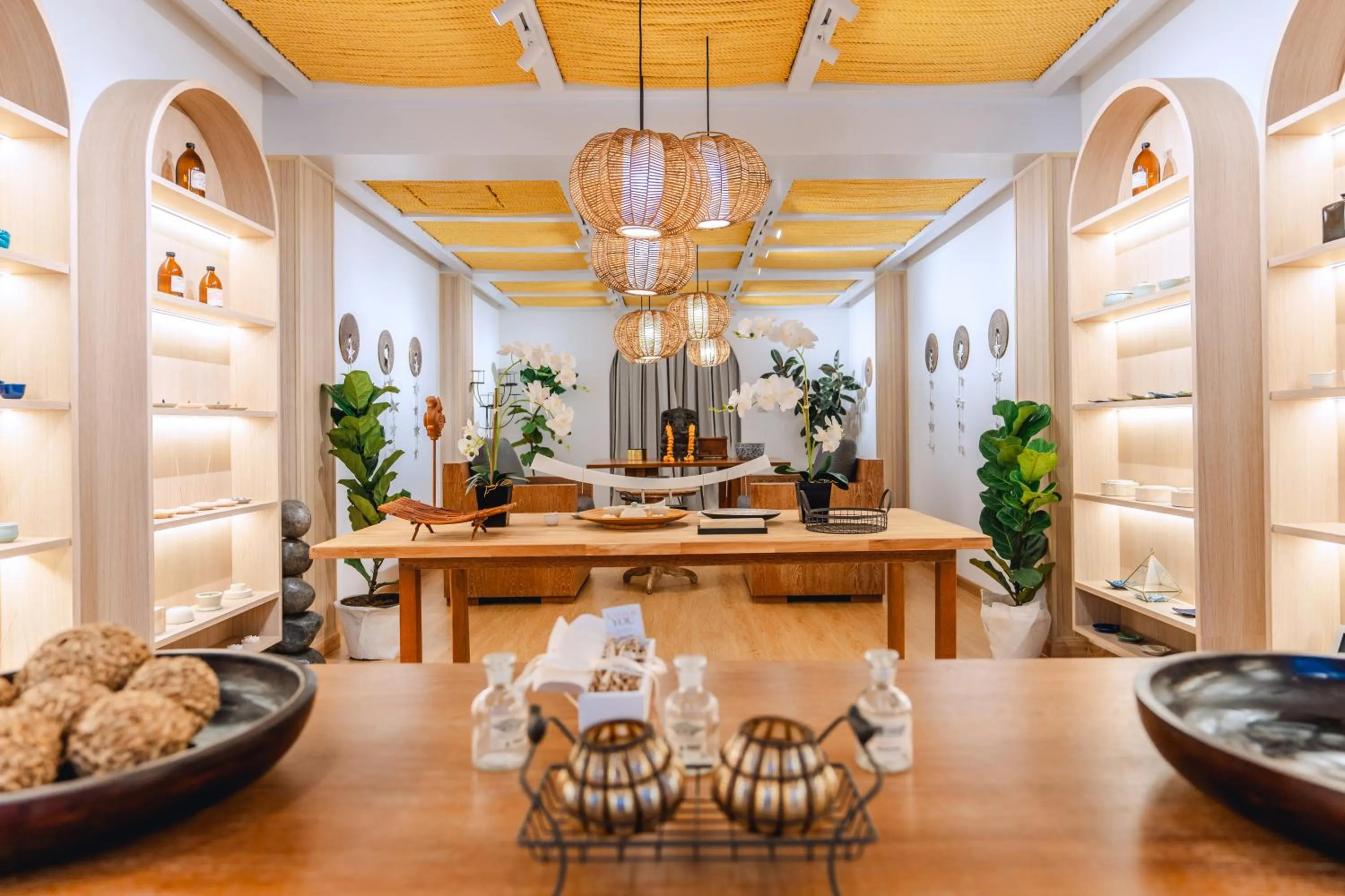 On-site shops in Bandalo Boutique Hotel - Patong Beach Road