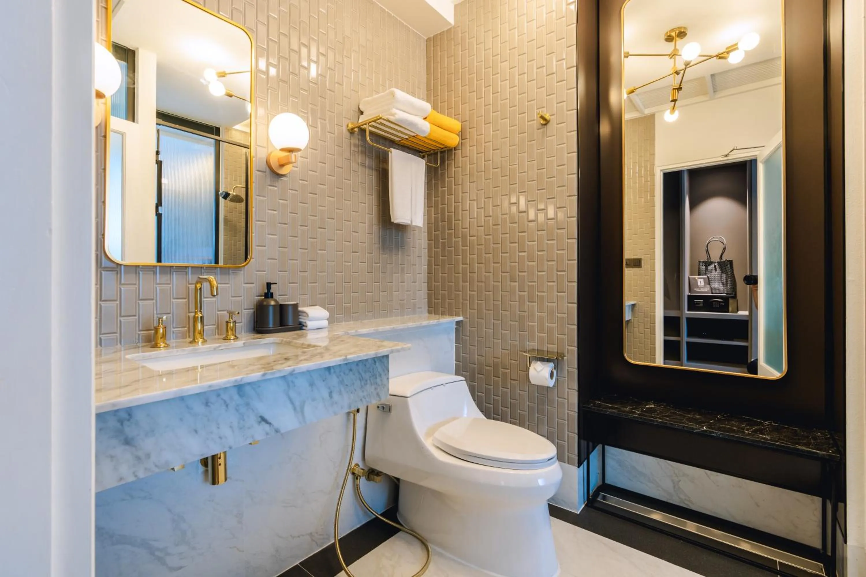 Bathroom in Bandalo Boutique Hotel - Patong Beach Road