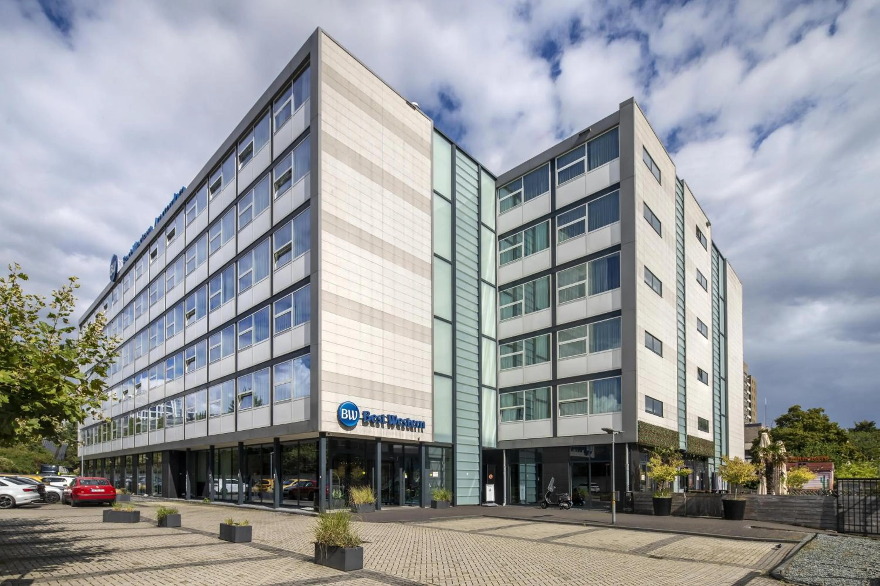 Property building in Best Western Amsterdam
