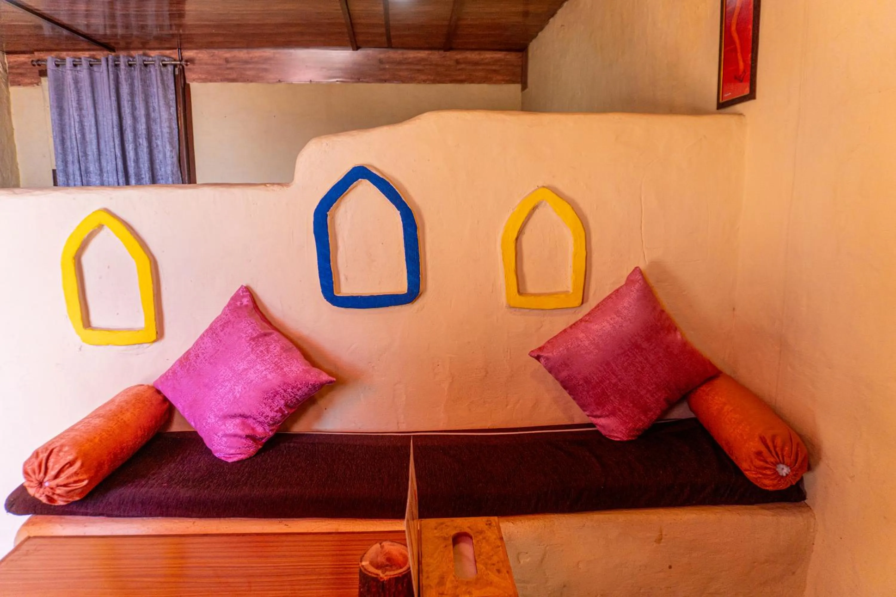 Bedroom in Kana Mud An Ethnic Village Resort - Beautiful View of Gangotri Mountains