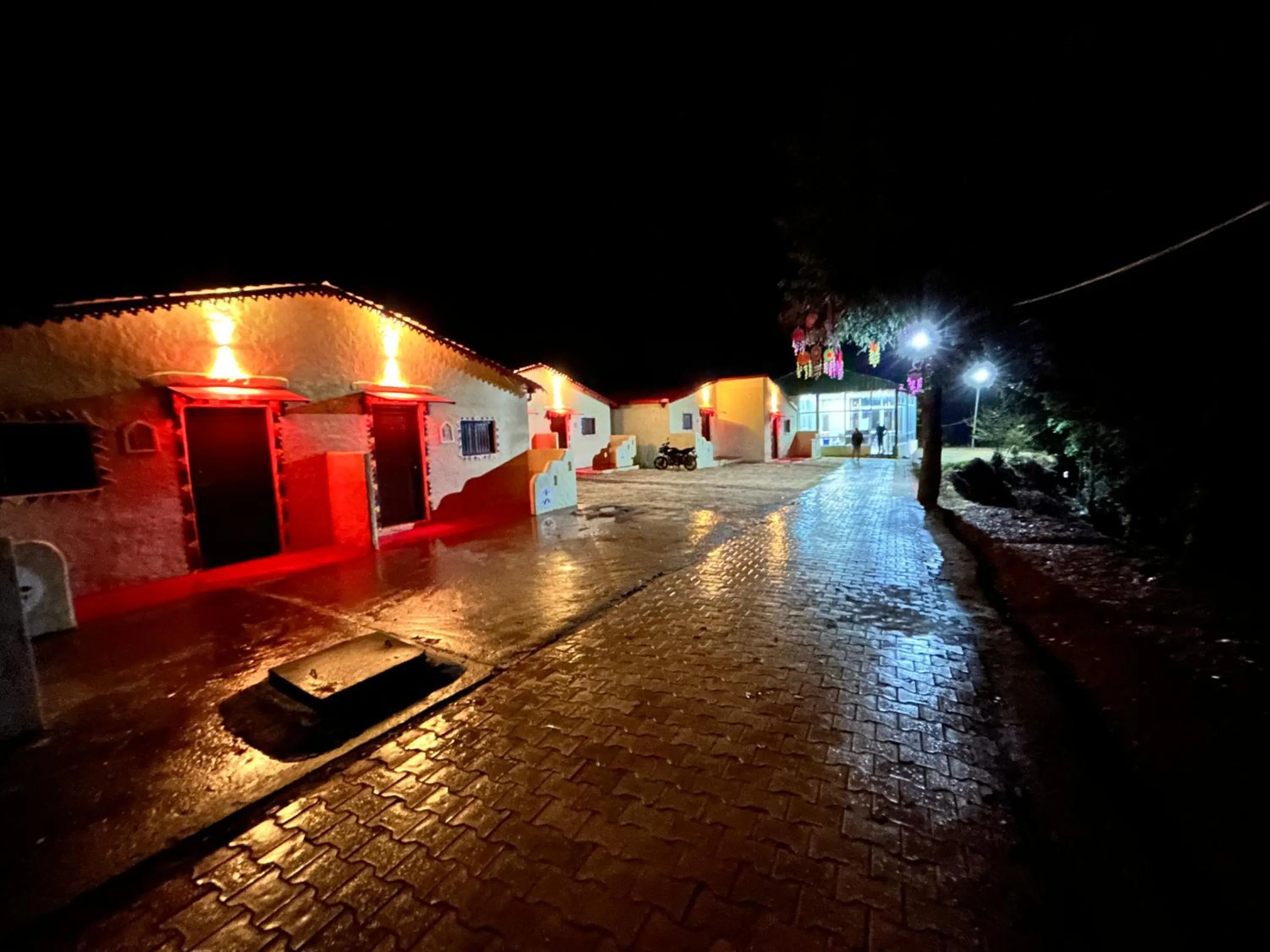 Property building in Kana Mud An Ethnic Village Resort - Beautiful View of Gangotri Mountains