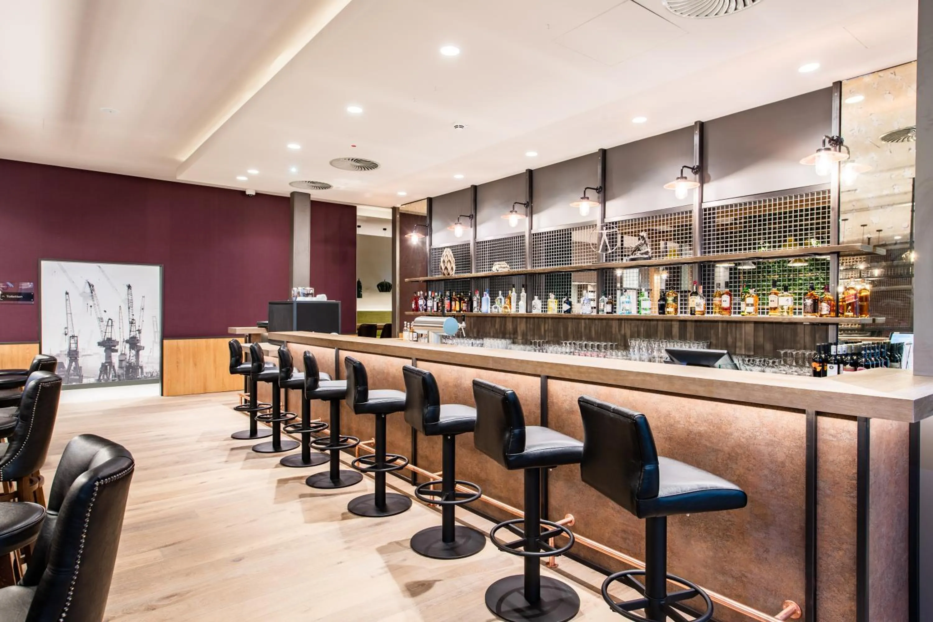 Lounge or bar in Premier Inn Hamburg St. Pauli