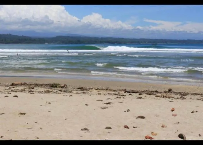 Day in Rumah Nalu surf camp