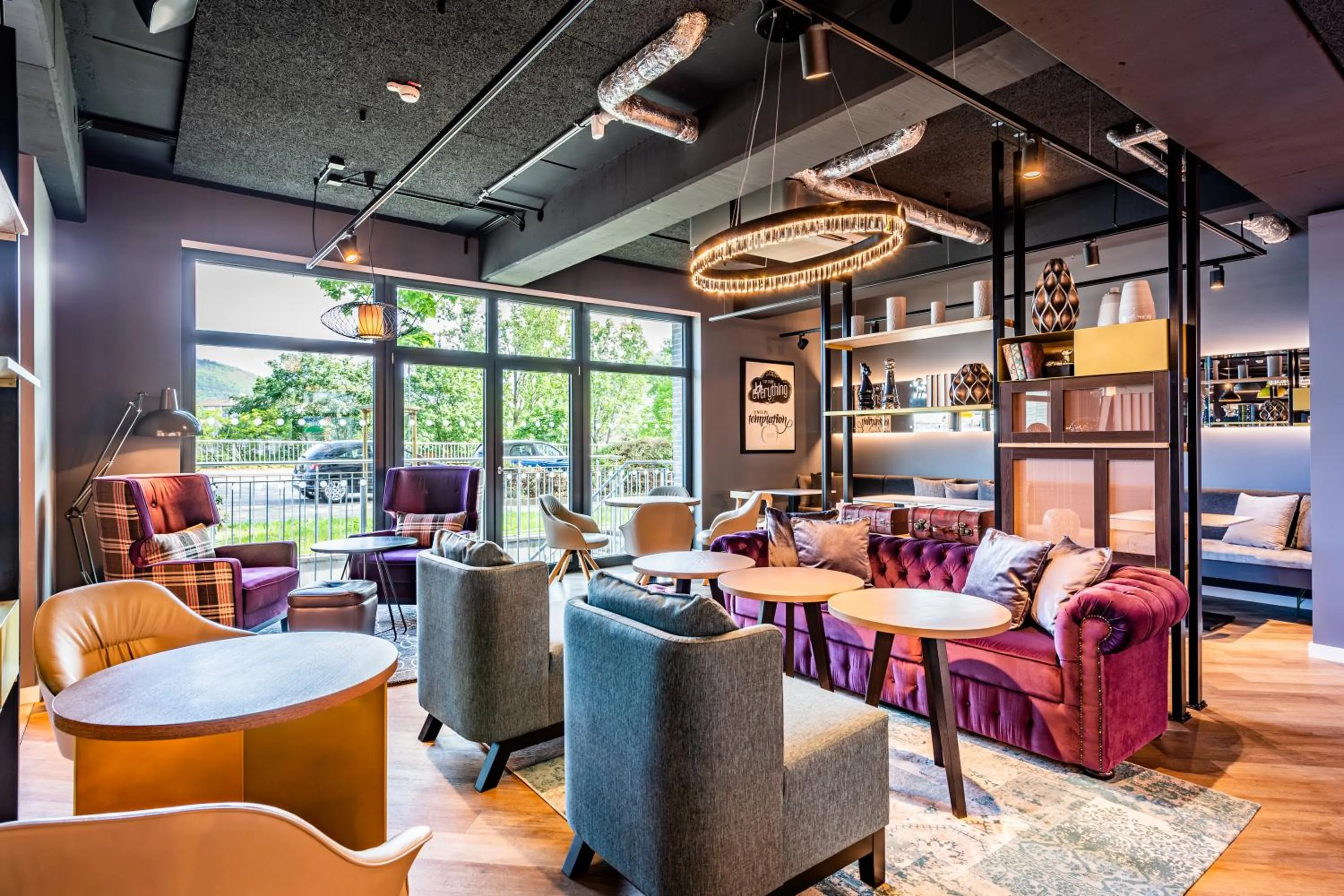 Seating area in Premier Inn Heidelberg City Bahnstadt