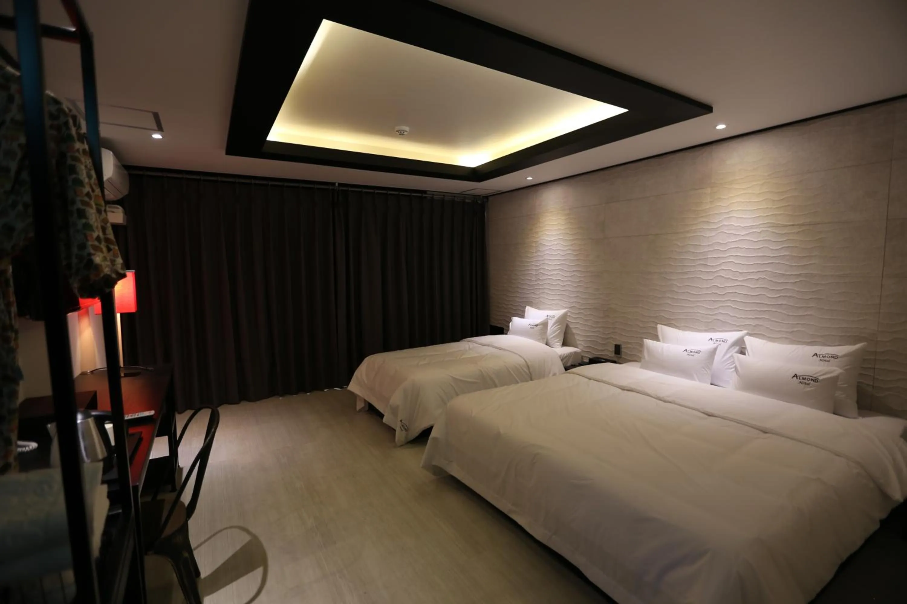 Bed in Almond Hotel Gupo Station