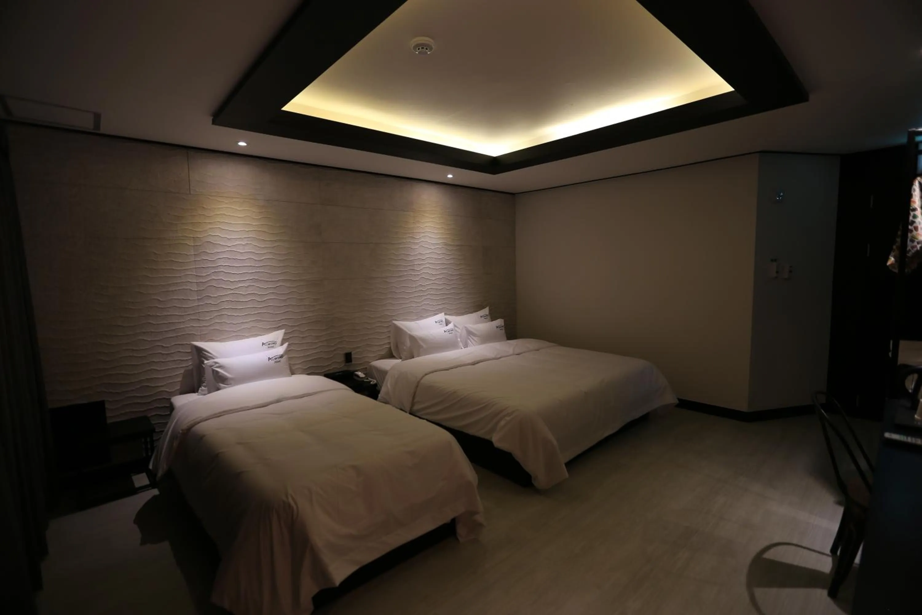 Bed in Almond Hotel Gupo Station