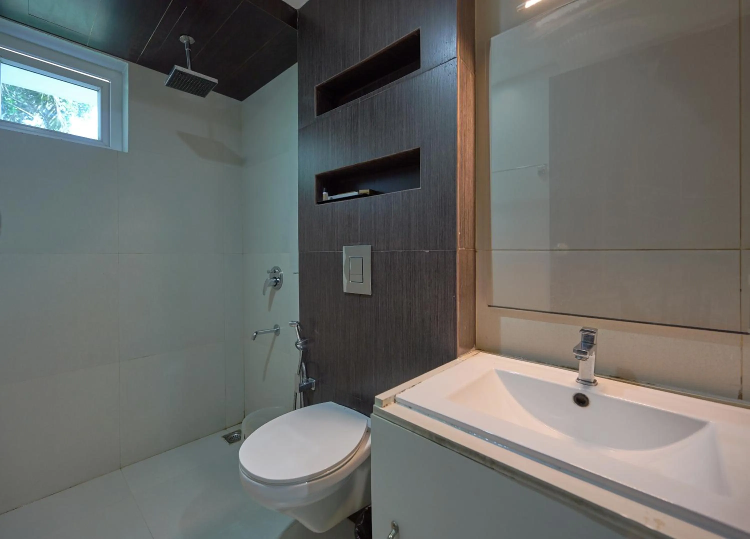 Shower in Tiger Trails Thekkady