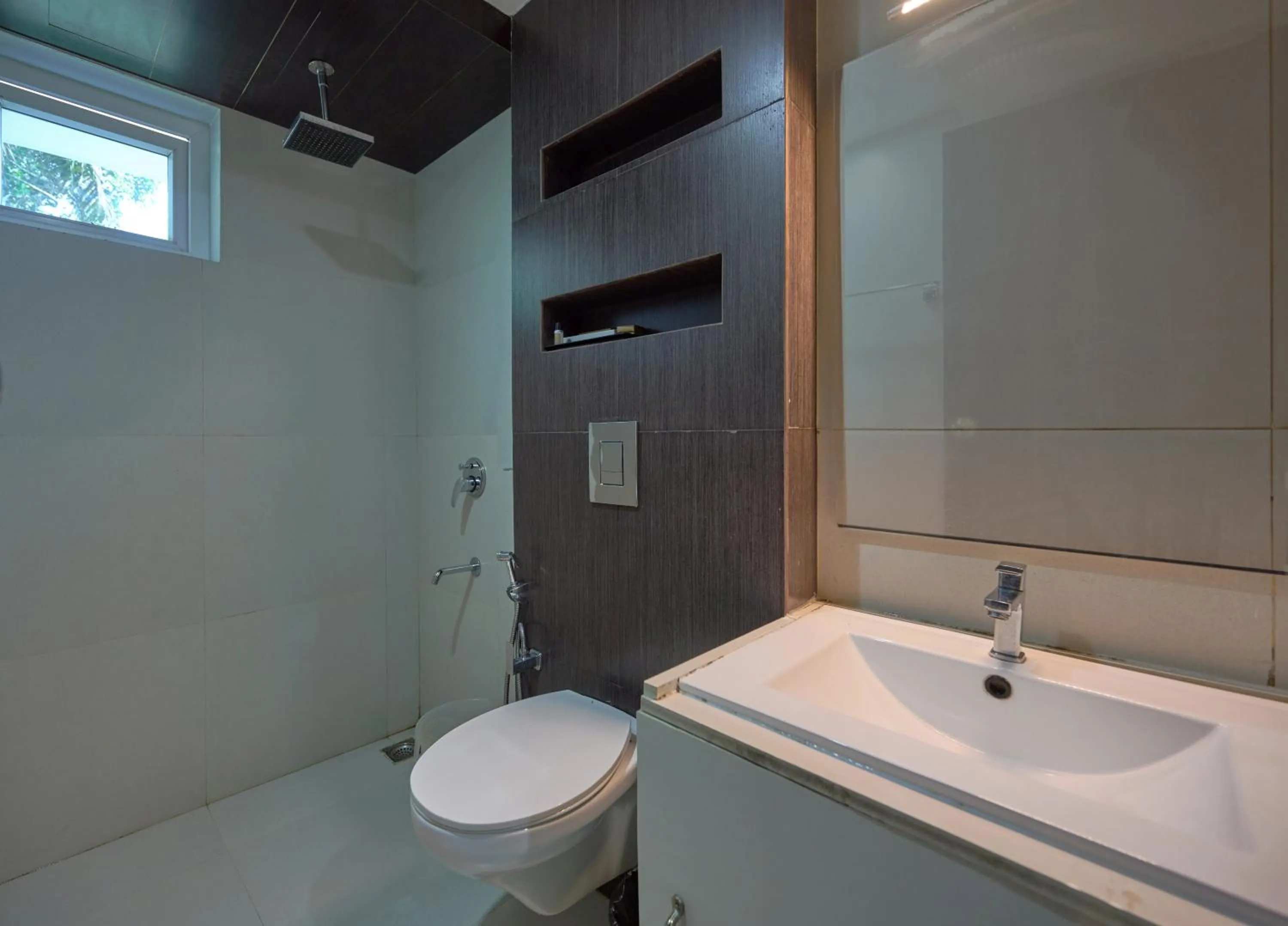 Shower in Tiger Trails Thekkady