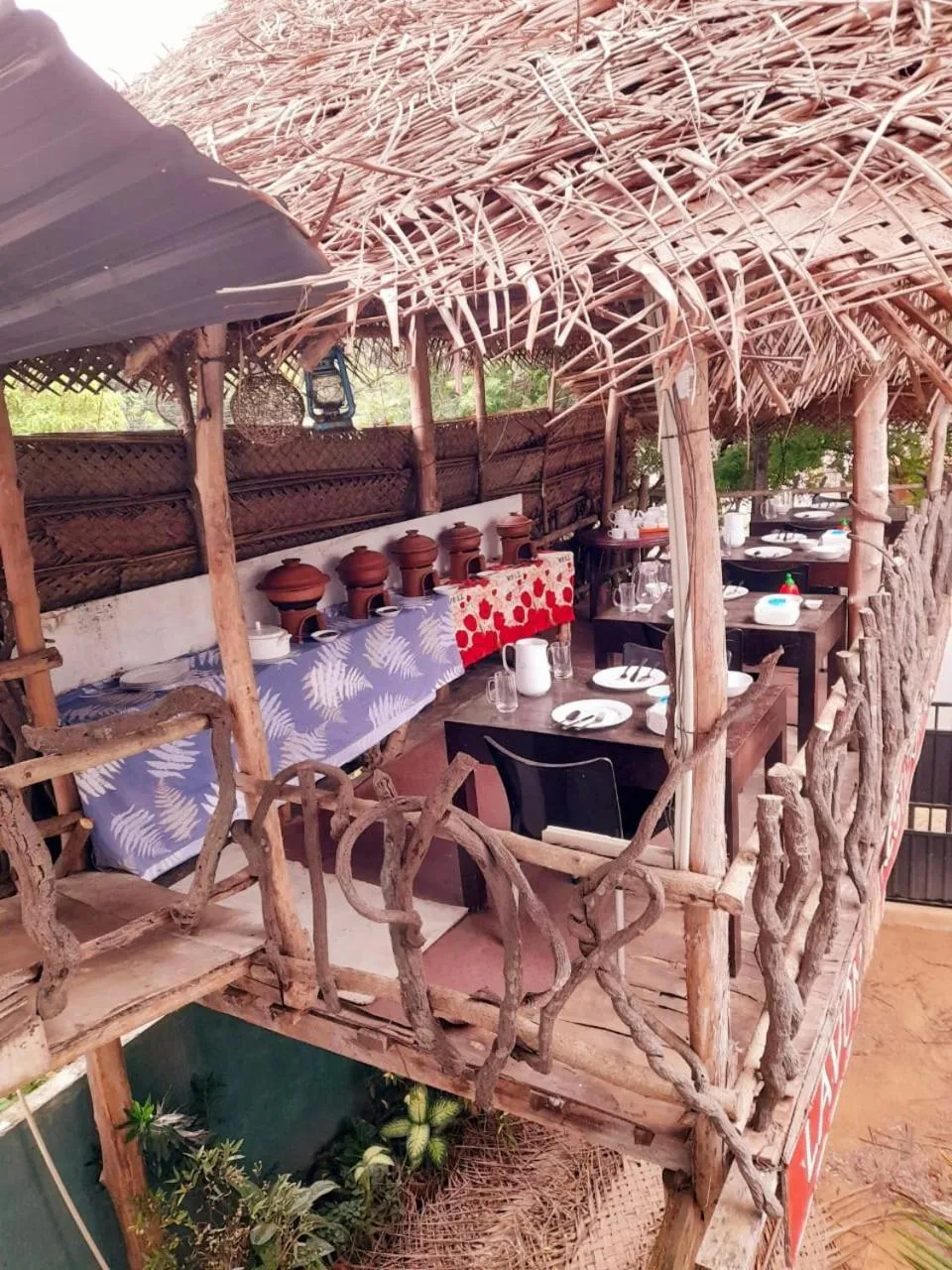 Restaurant/places to eat in Heritage Rangiri Villa