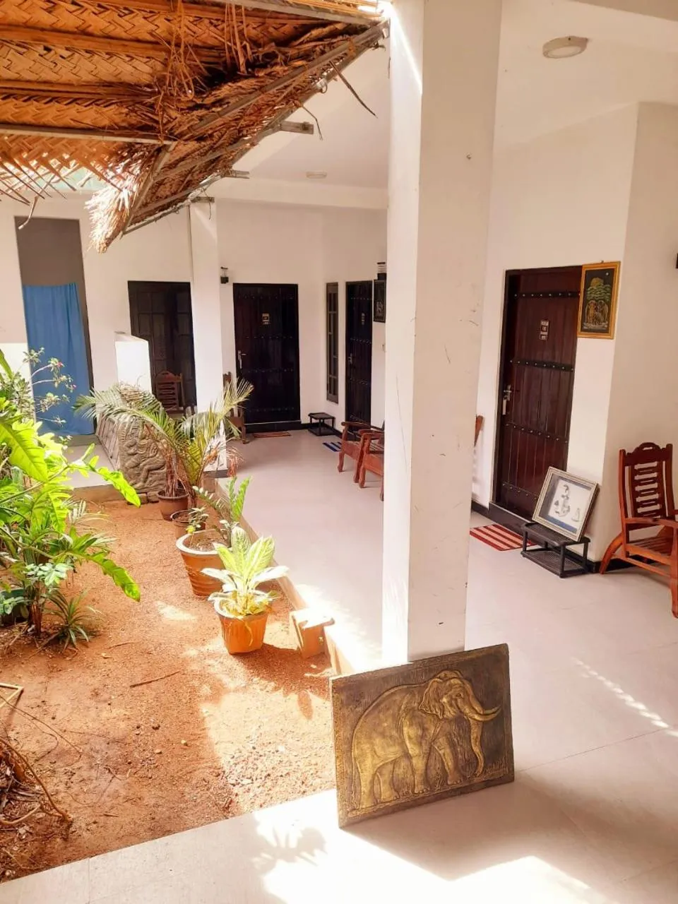 Breakfast in Heritage Rangiri Villa