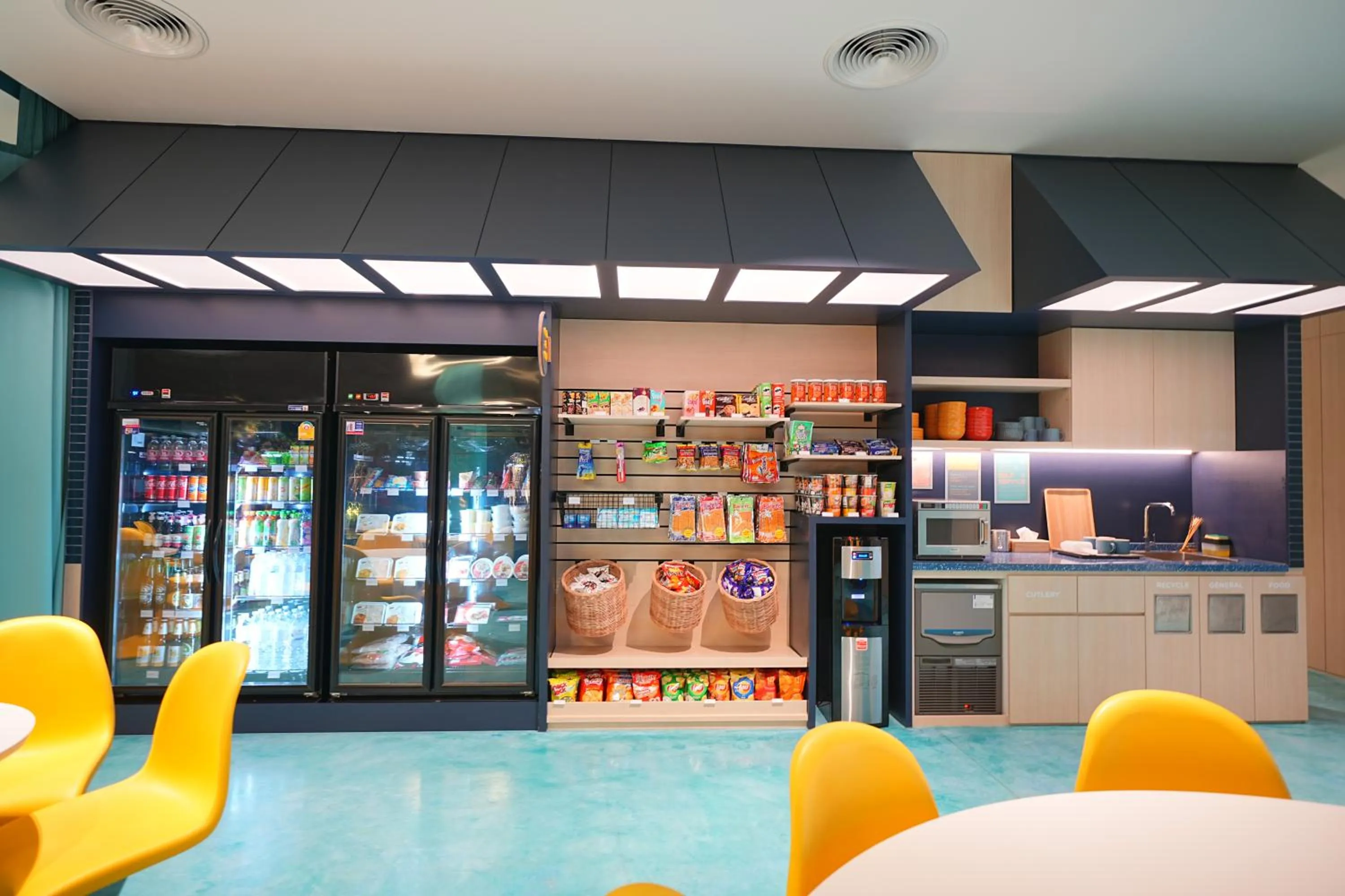 Food and drinks in GO Hotel Si Racha at Central Si Racha