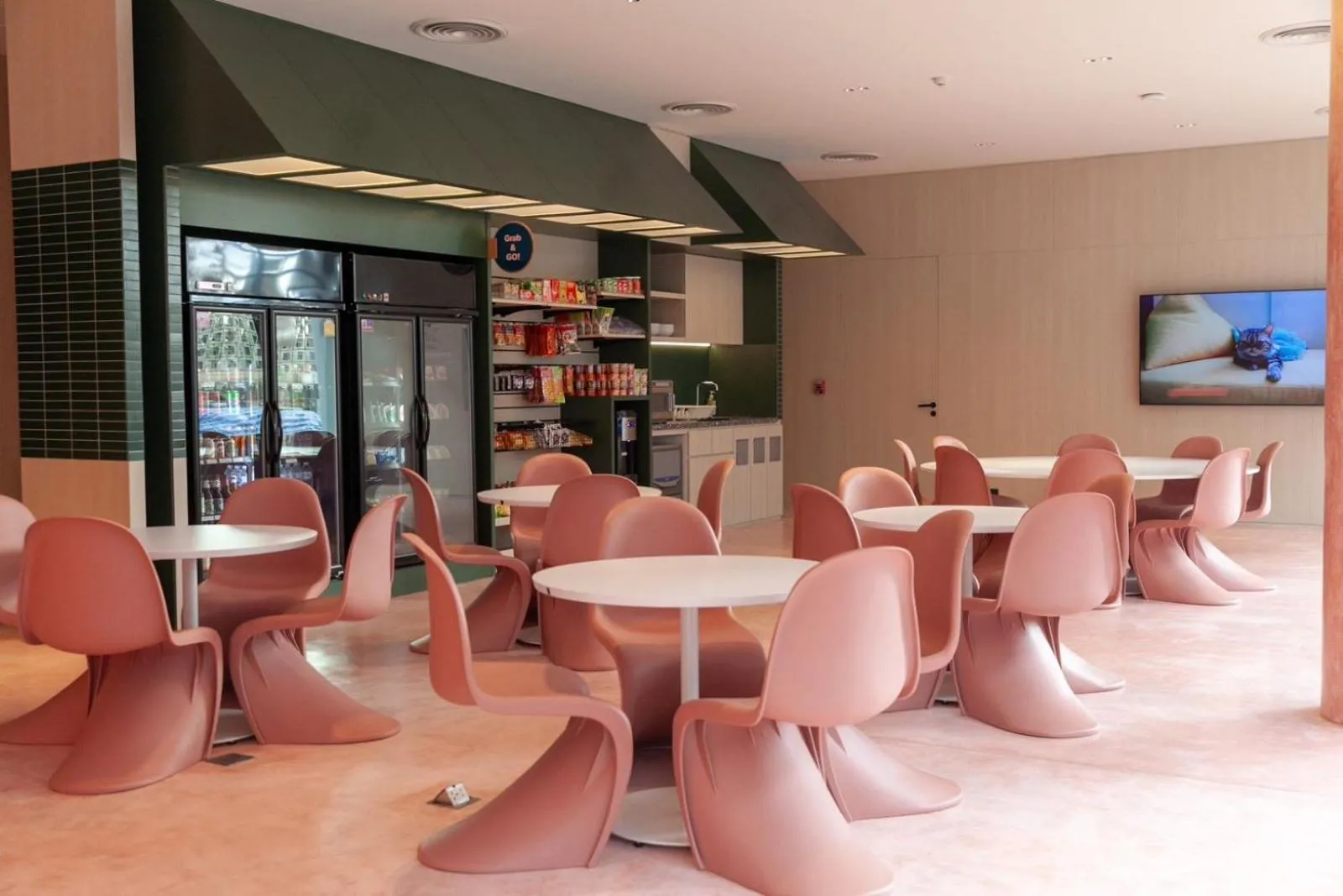 Restaurant/places to eat in GO Hotel Chonburi at Central Chonburi