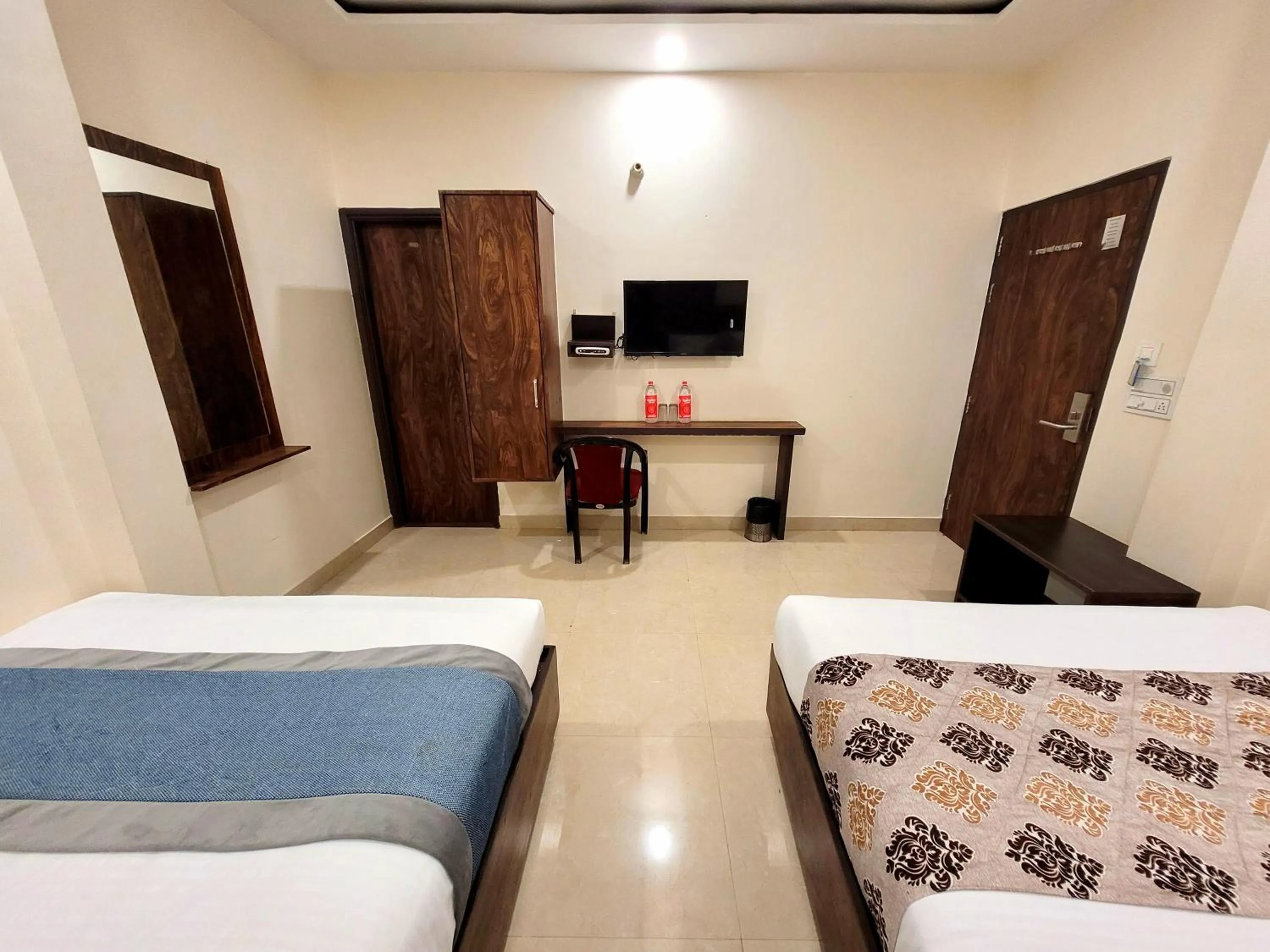 Communal lounge/ TV room in The Nirvana By Urban Galaxy