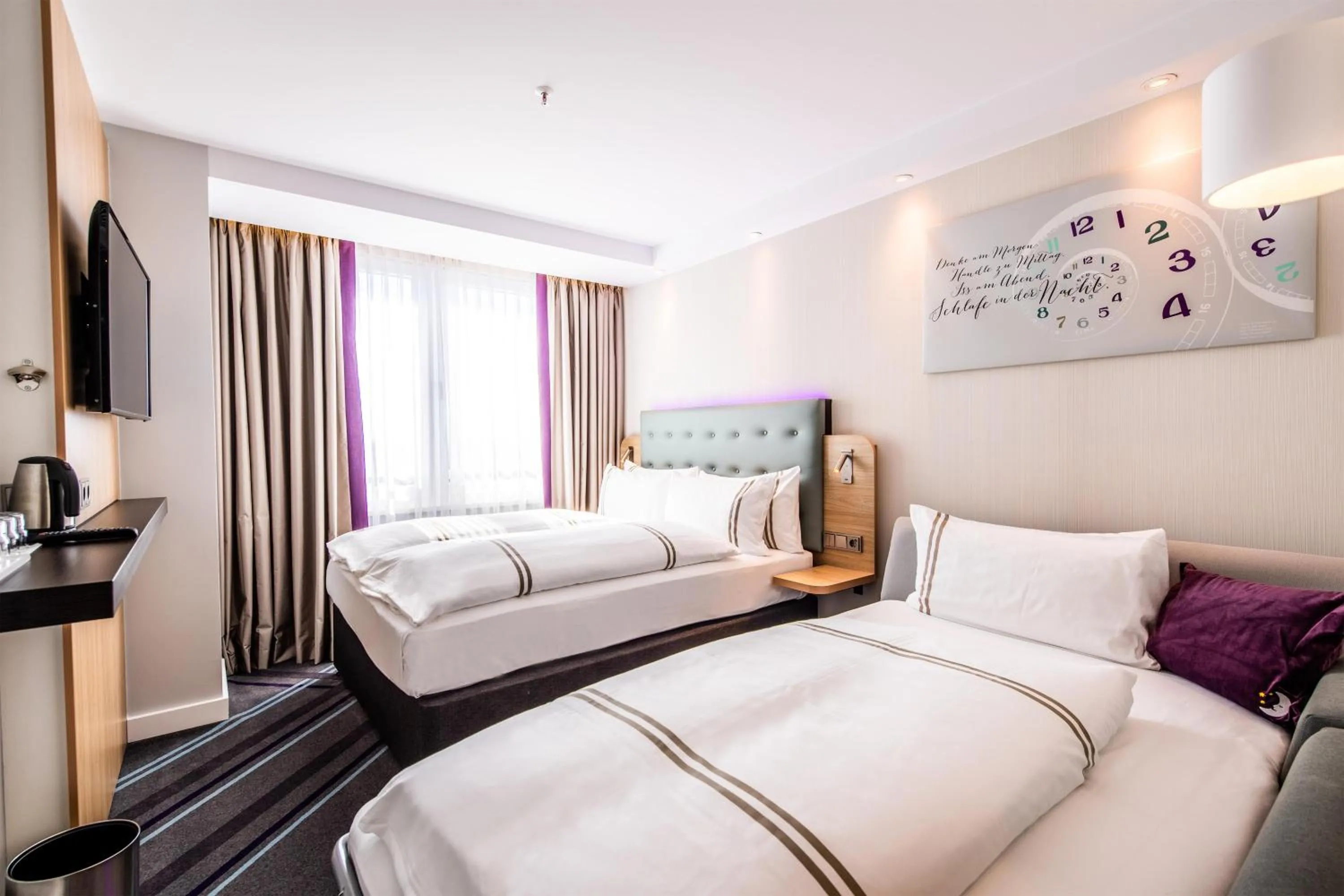 Bedroom, Bed in Premier Inn Köln City Süd