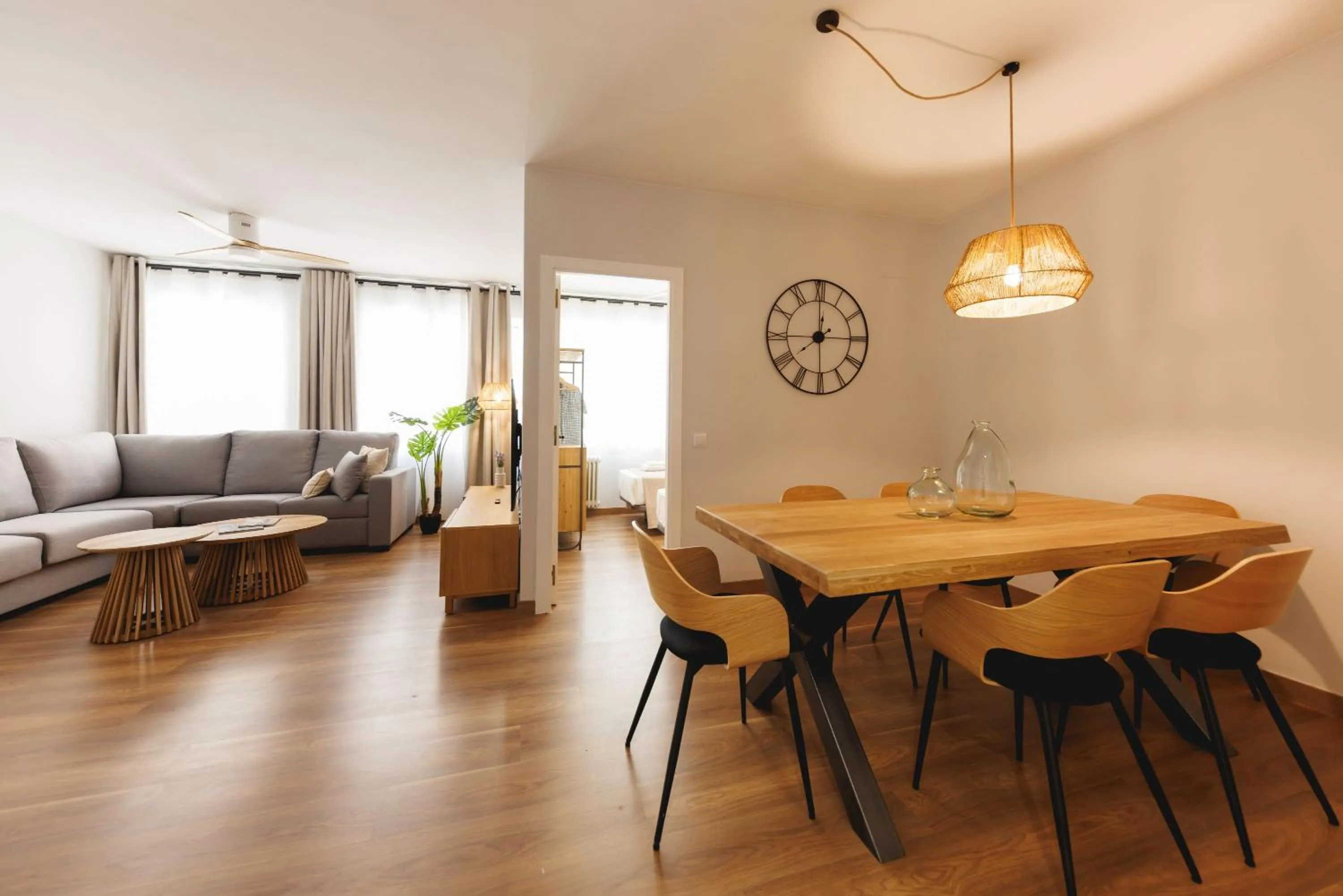 Living room in Bravissimo Figuerola, Spacious 3-bedroom apartment