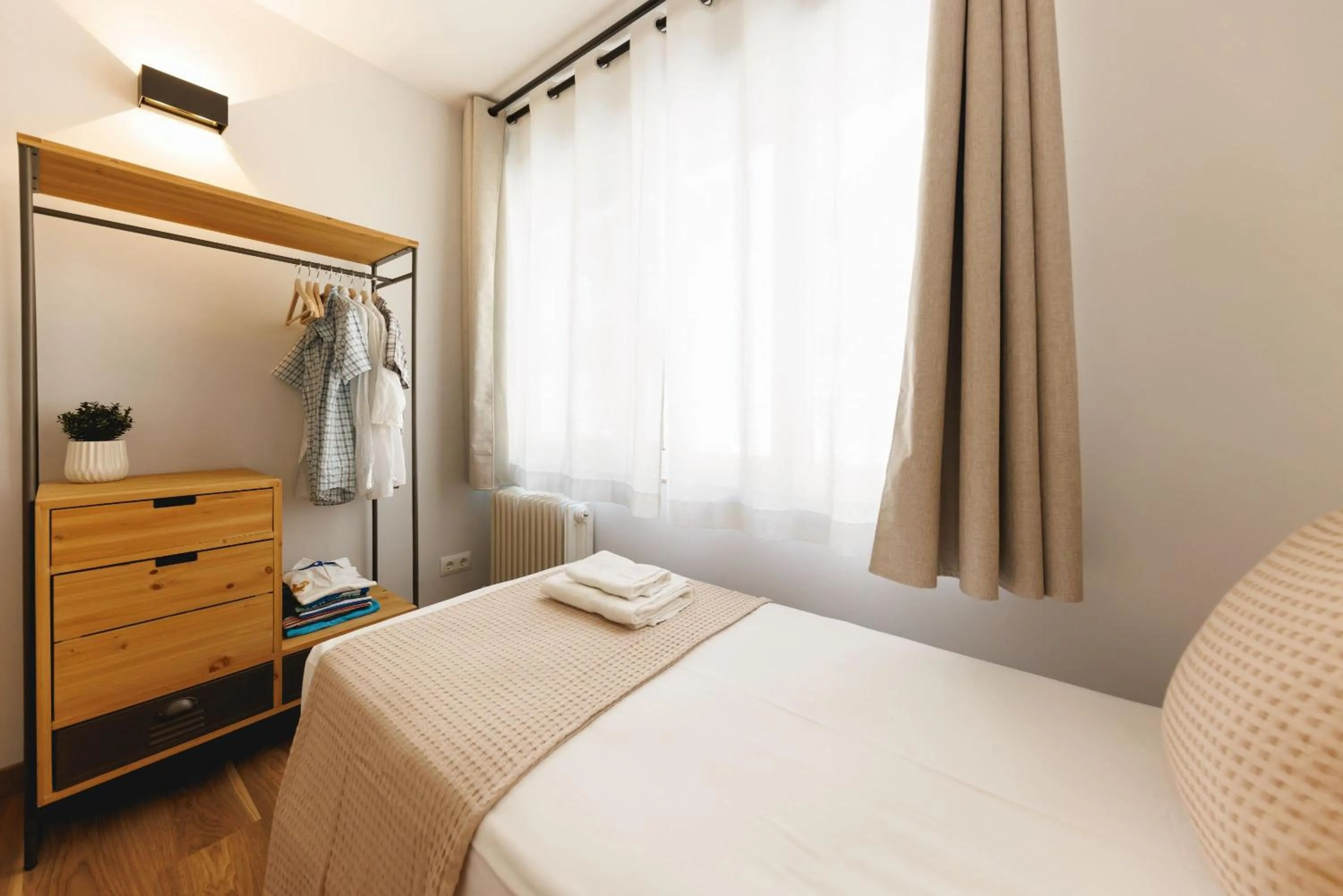 Bed in Bravissimo Figuerola, Spacious 3-bedroom apartment