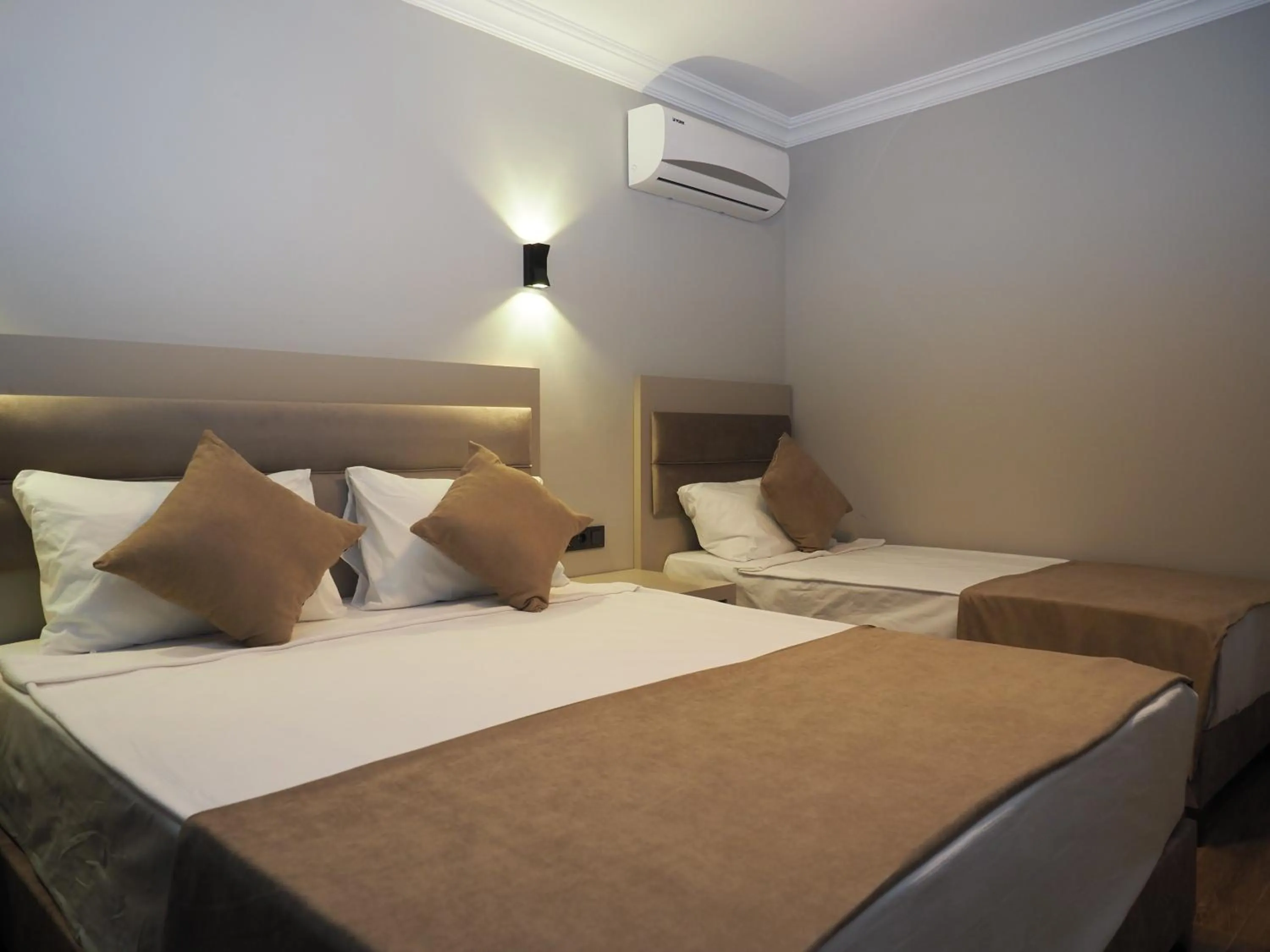 Massage, Bed in Zenia Hotel