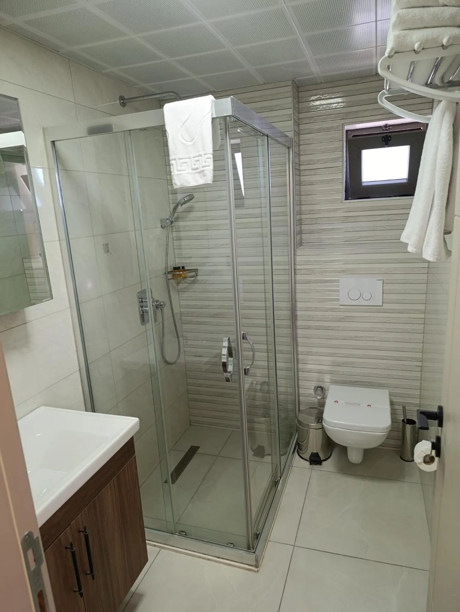 Shower in Zenia Hotel