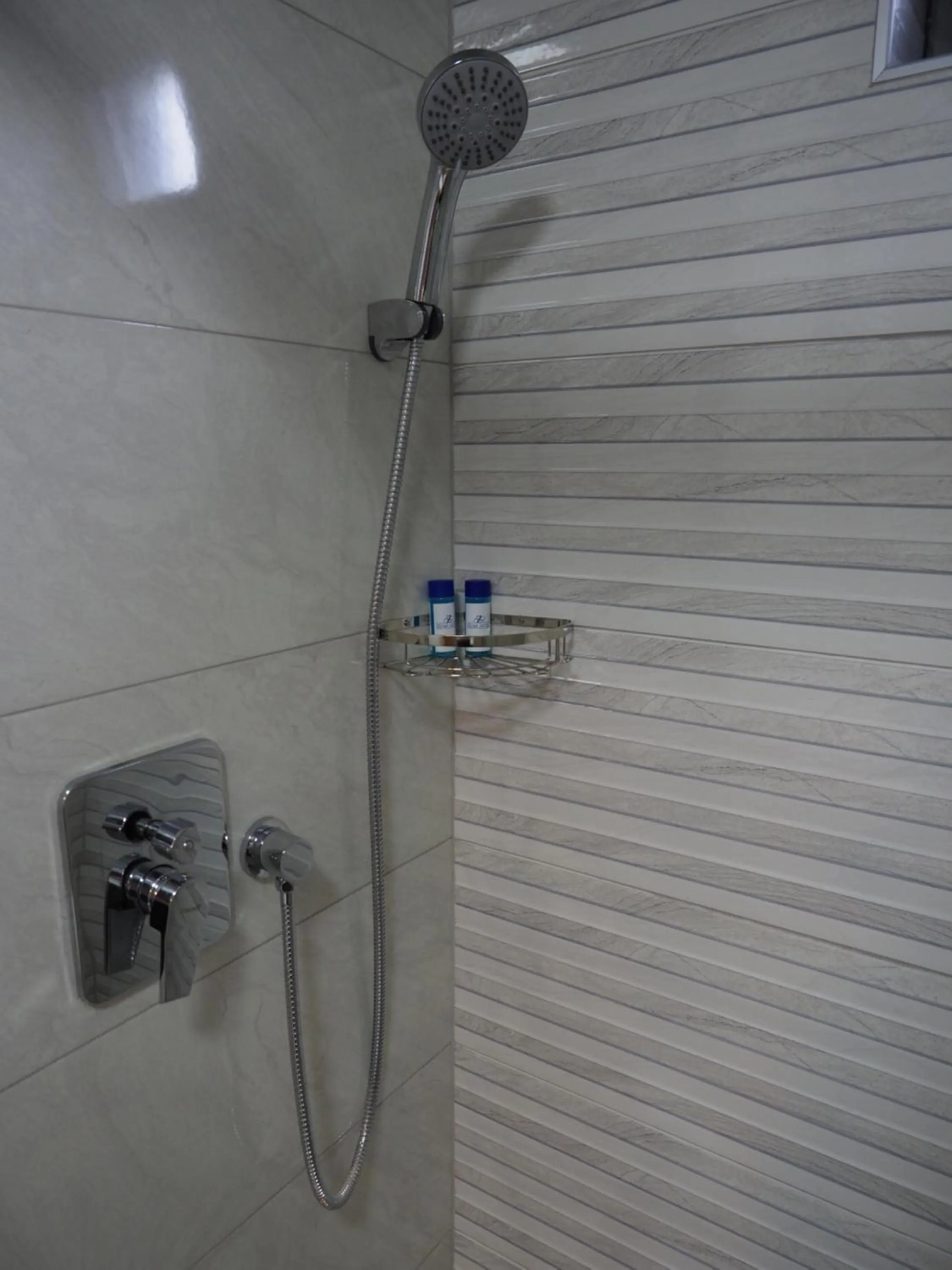 Shower in Zenia Hotel