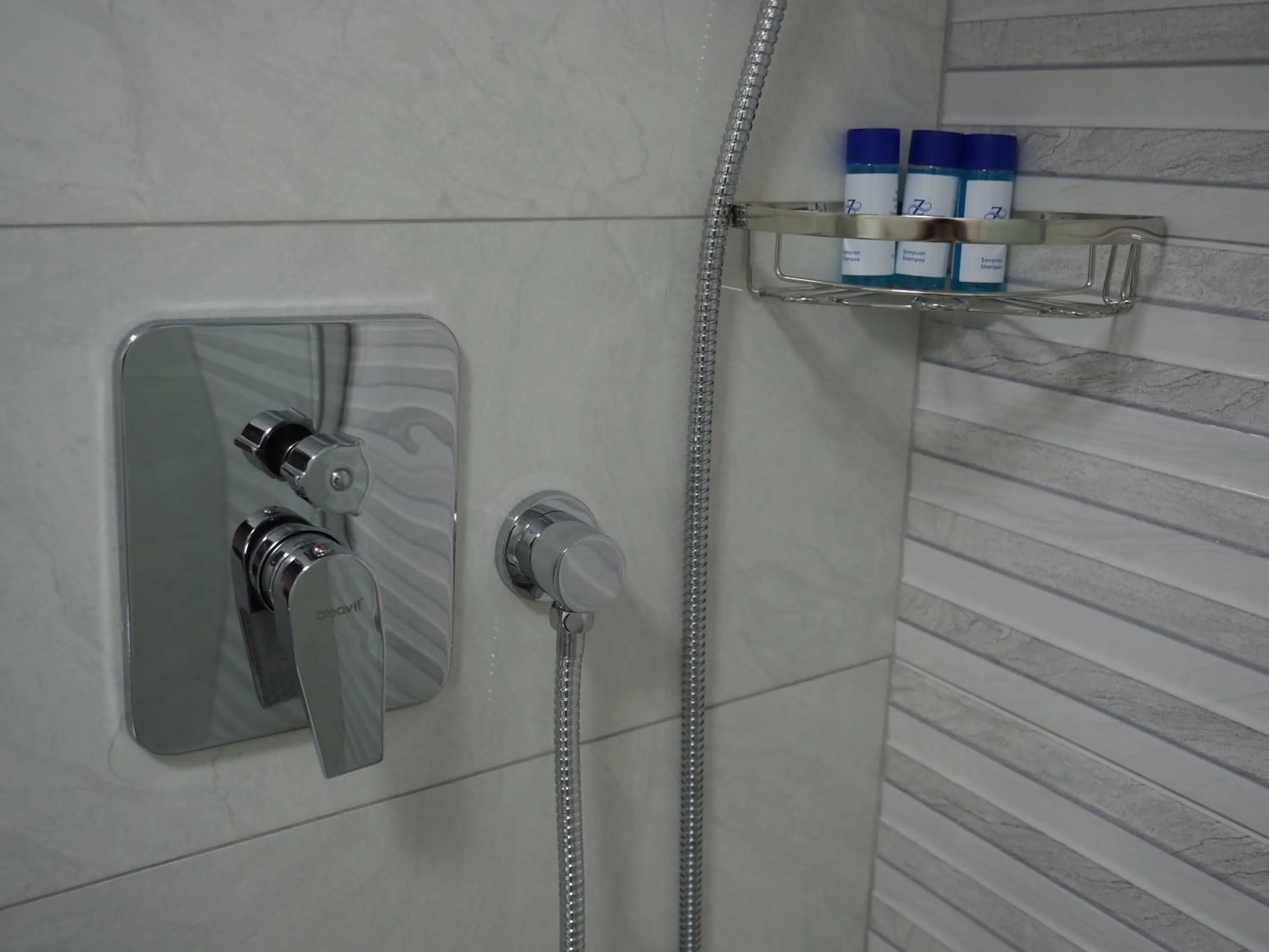 Shower in Zenia Hotel
