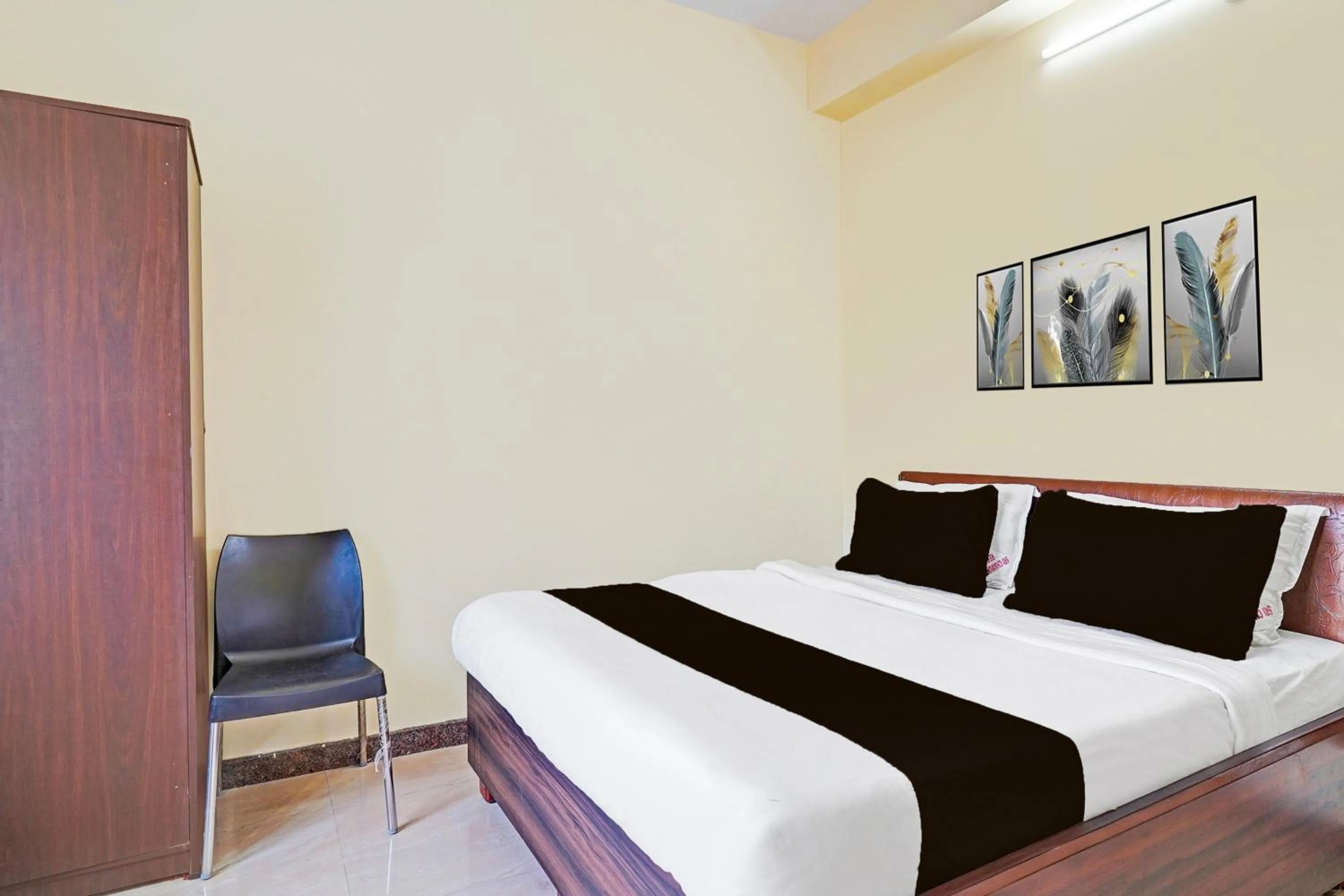 Bedroom, Bed in Super Hotel O Srigandhakavalu formerly Chamundeshwari Lodging