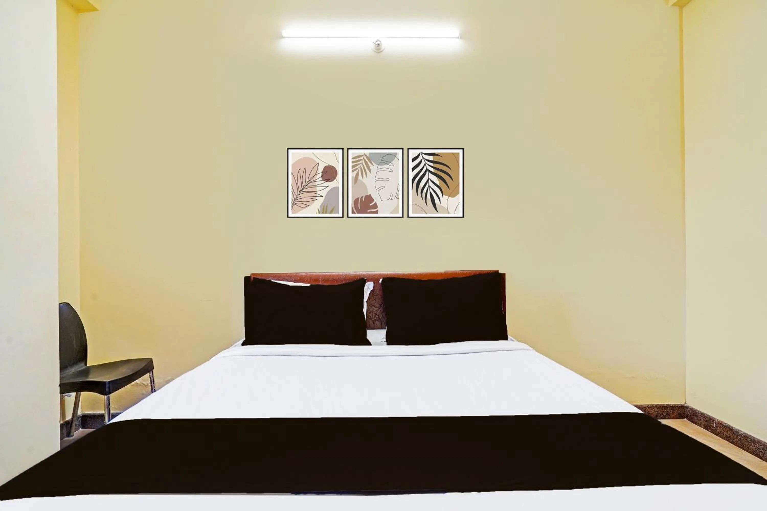 Bedroom, Bed in Super Hotel O Srigandhakavalu formerly Chamundeshwari Lodging