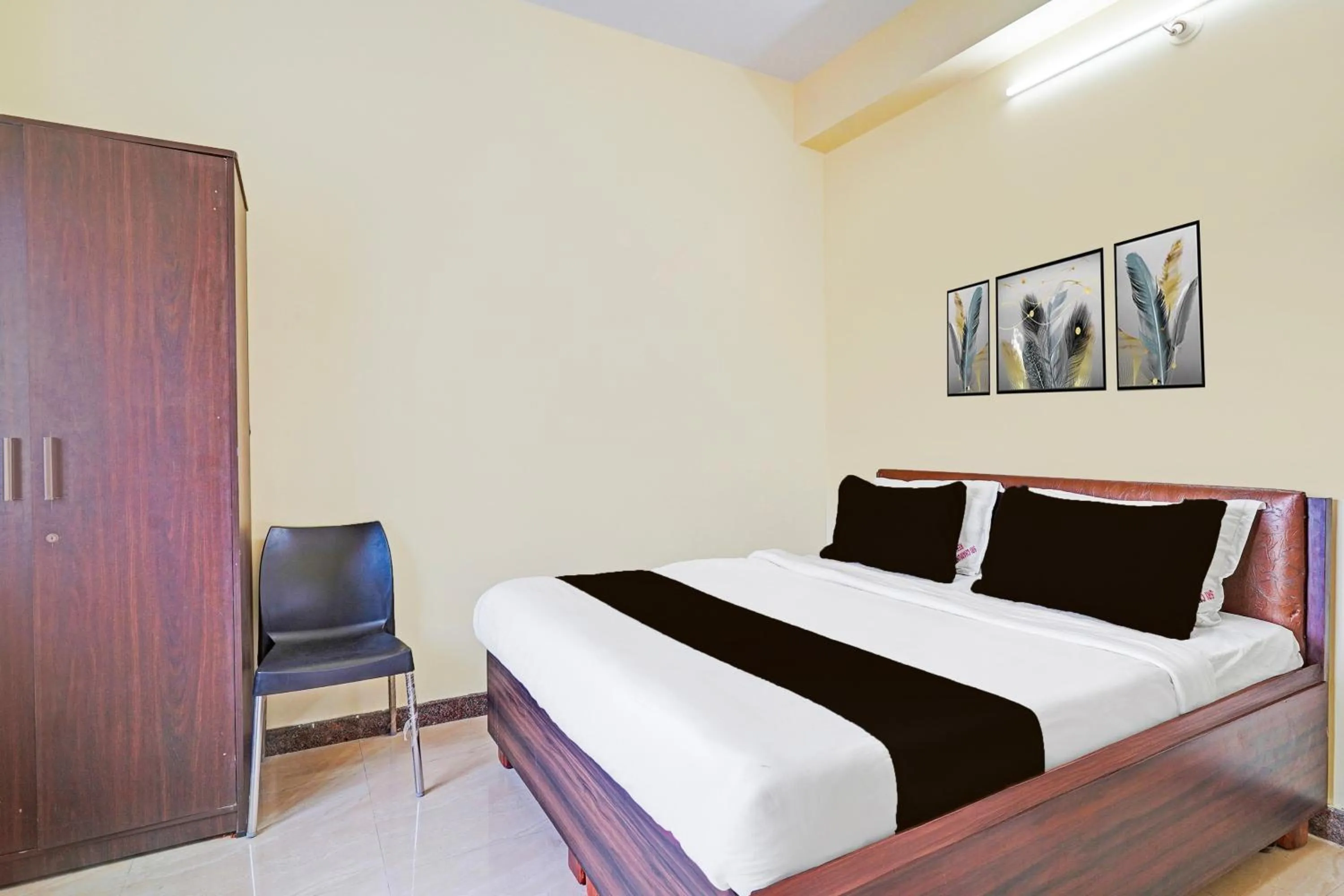 Bedroom, Bed in Super Hotel O Srigandhakavalu formerly Chamundeshwari Lodging