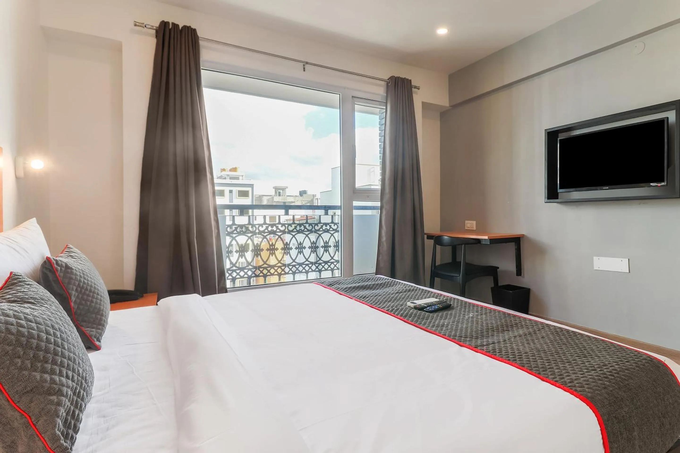 Bedroom, Bed in Super Townhouse Reva College University