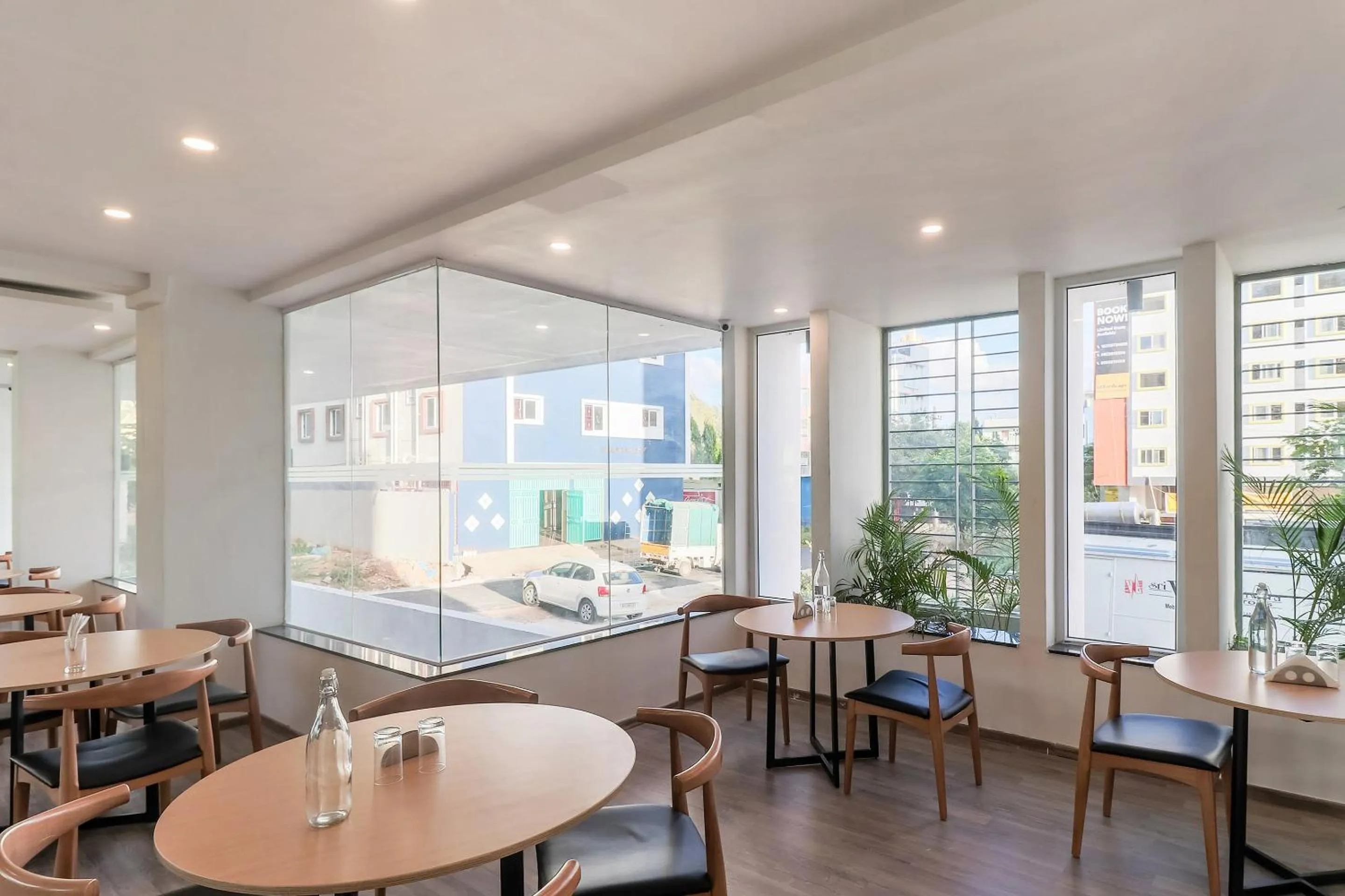 Restaurant/places to eat in Super Townhouse Reva College University