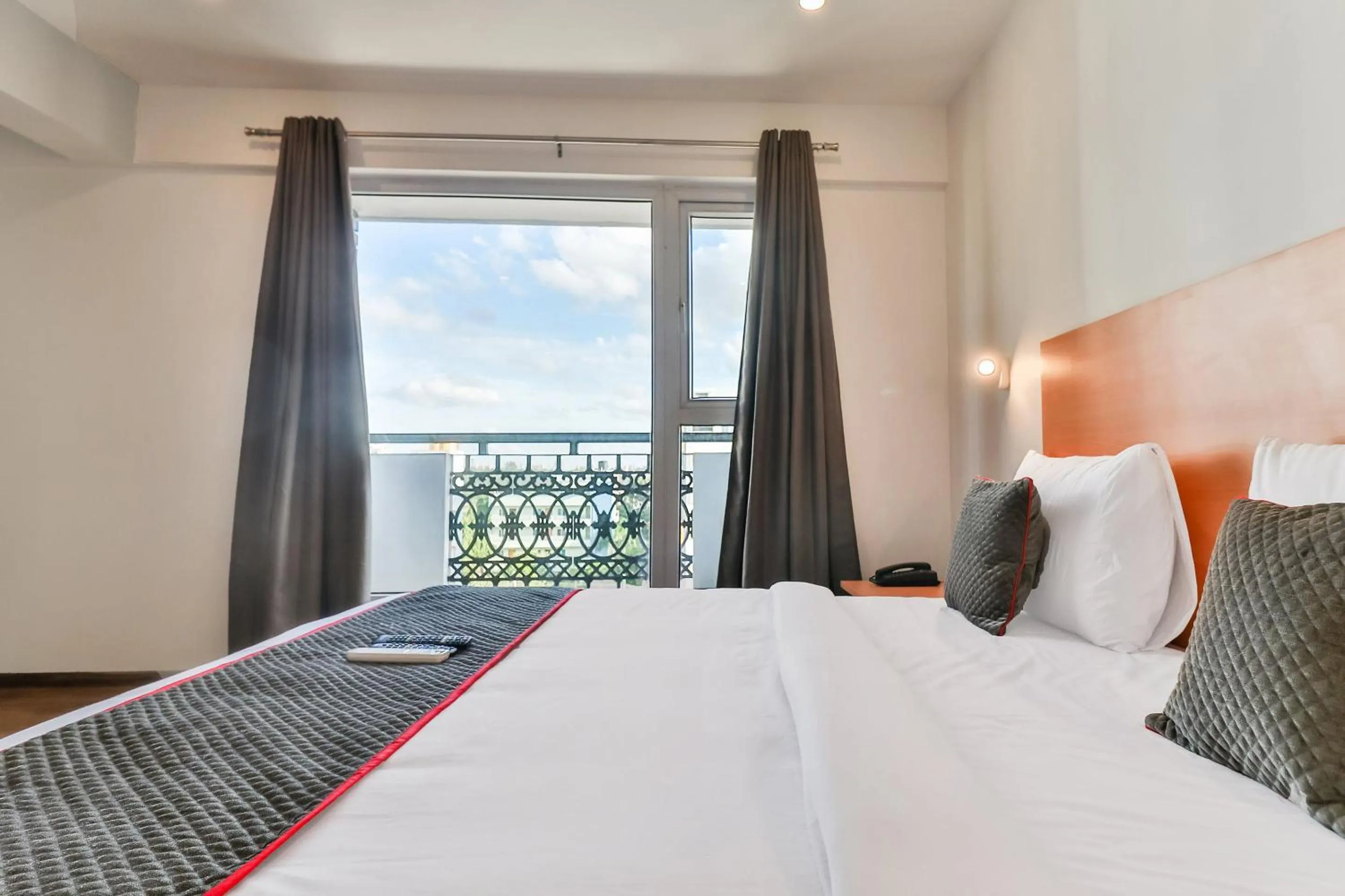 Bedroom, Bed in Super Townhouse Reva College University