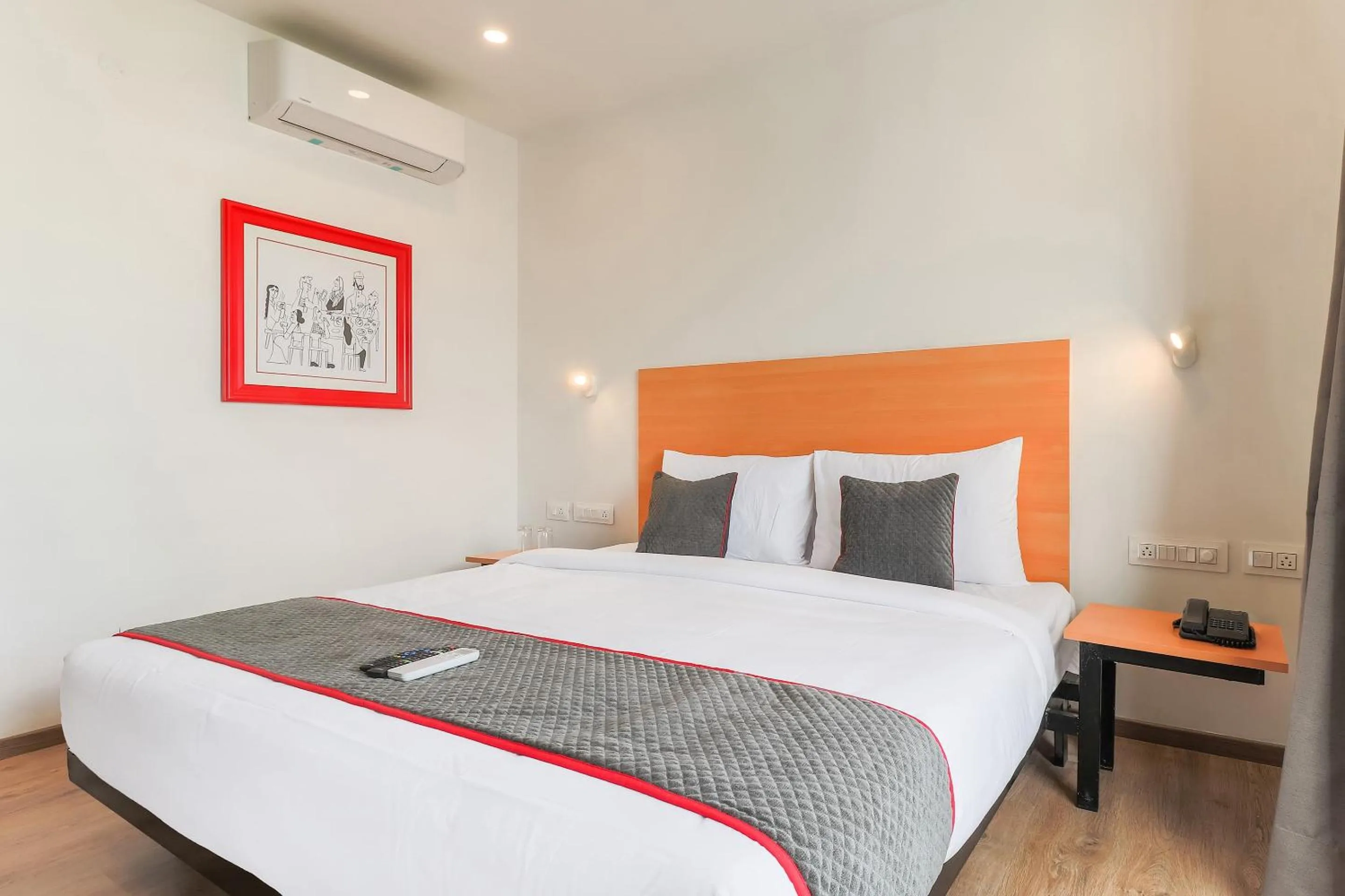 Bedroom, Bed in Super Townhouse Reva College University