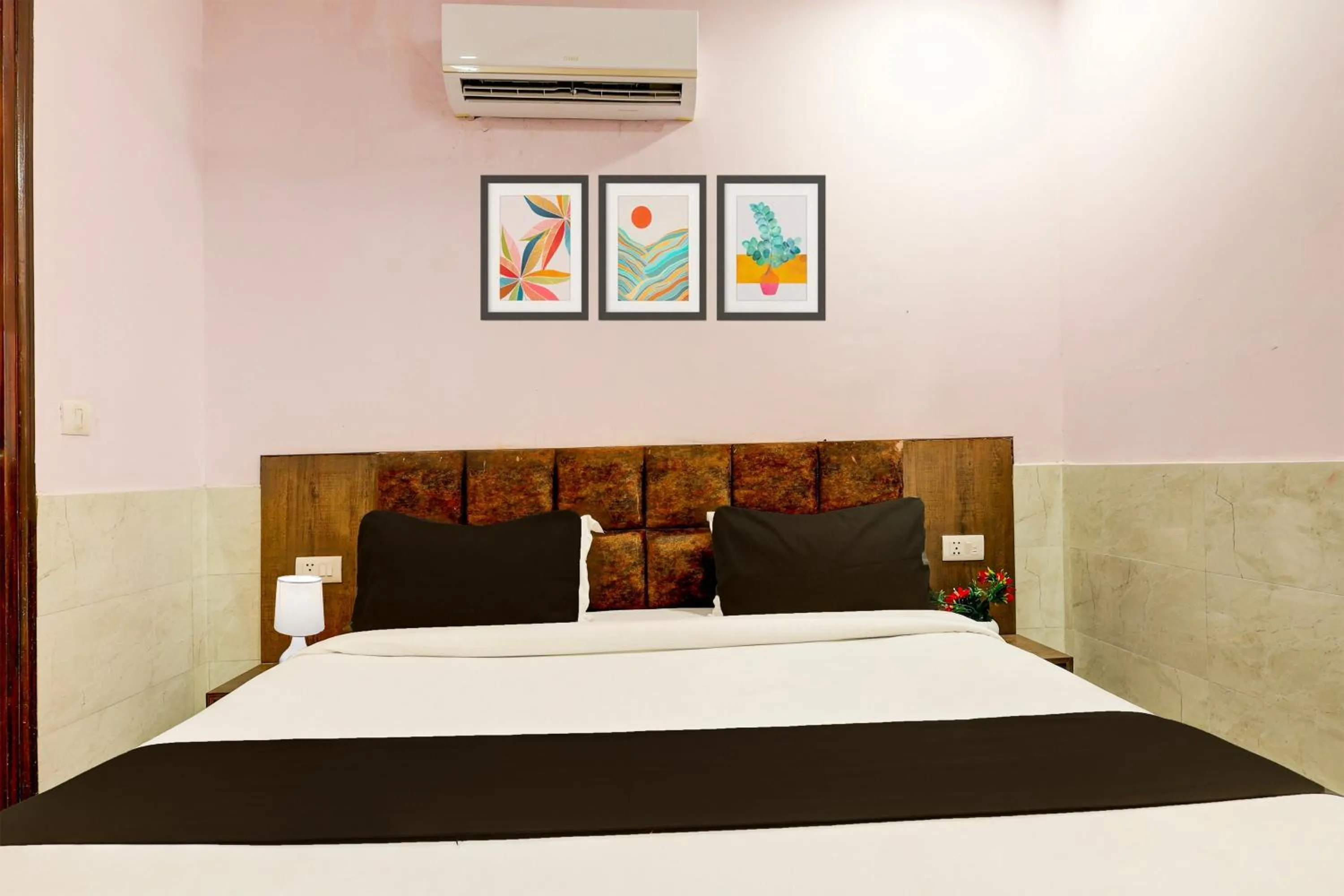 Bedroom, Bed in Super Hotel O Alipur Narela