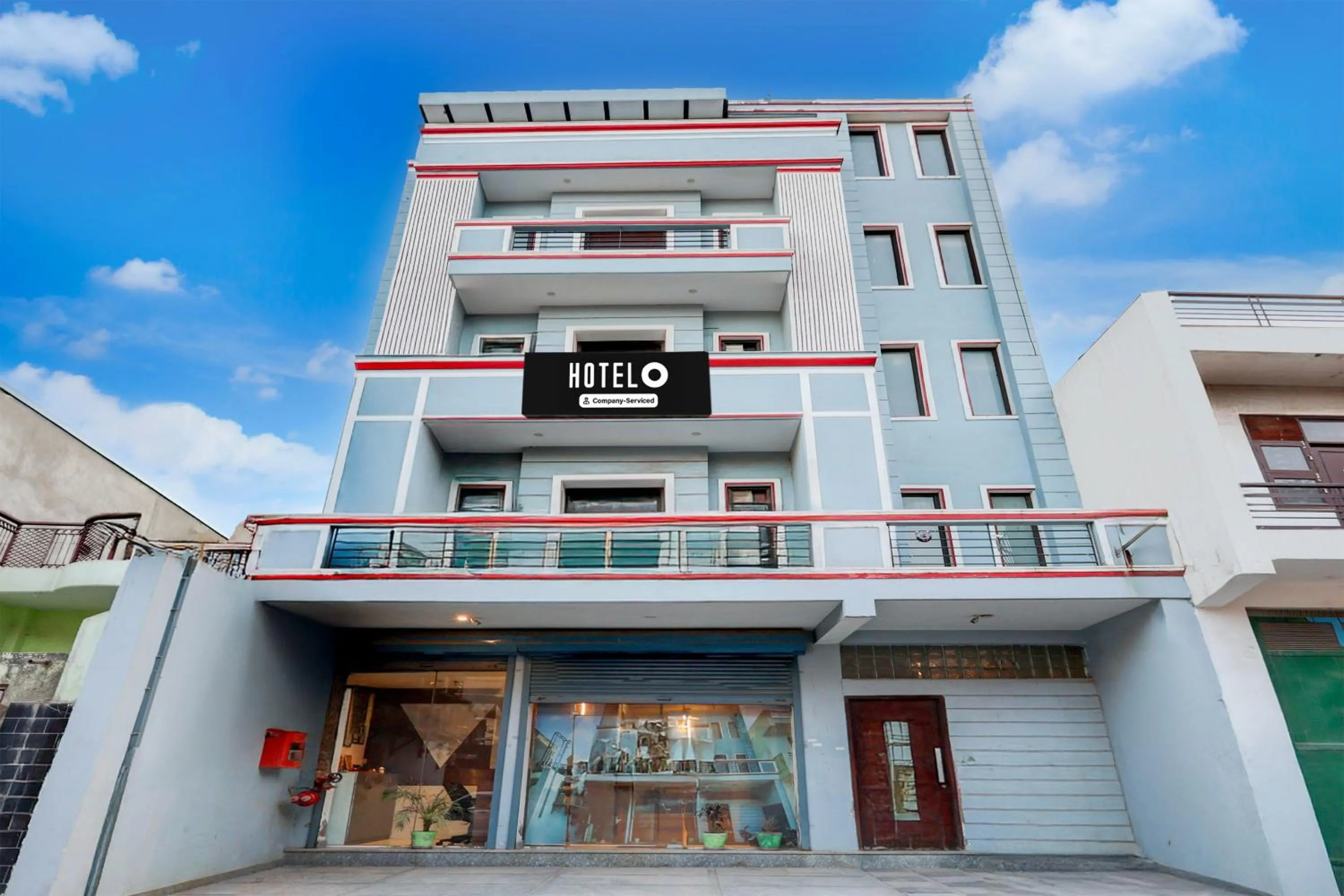 Facade/entrance in Super Hotel O Alipur Narela