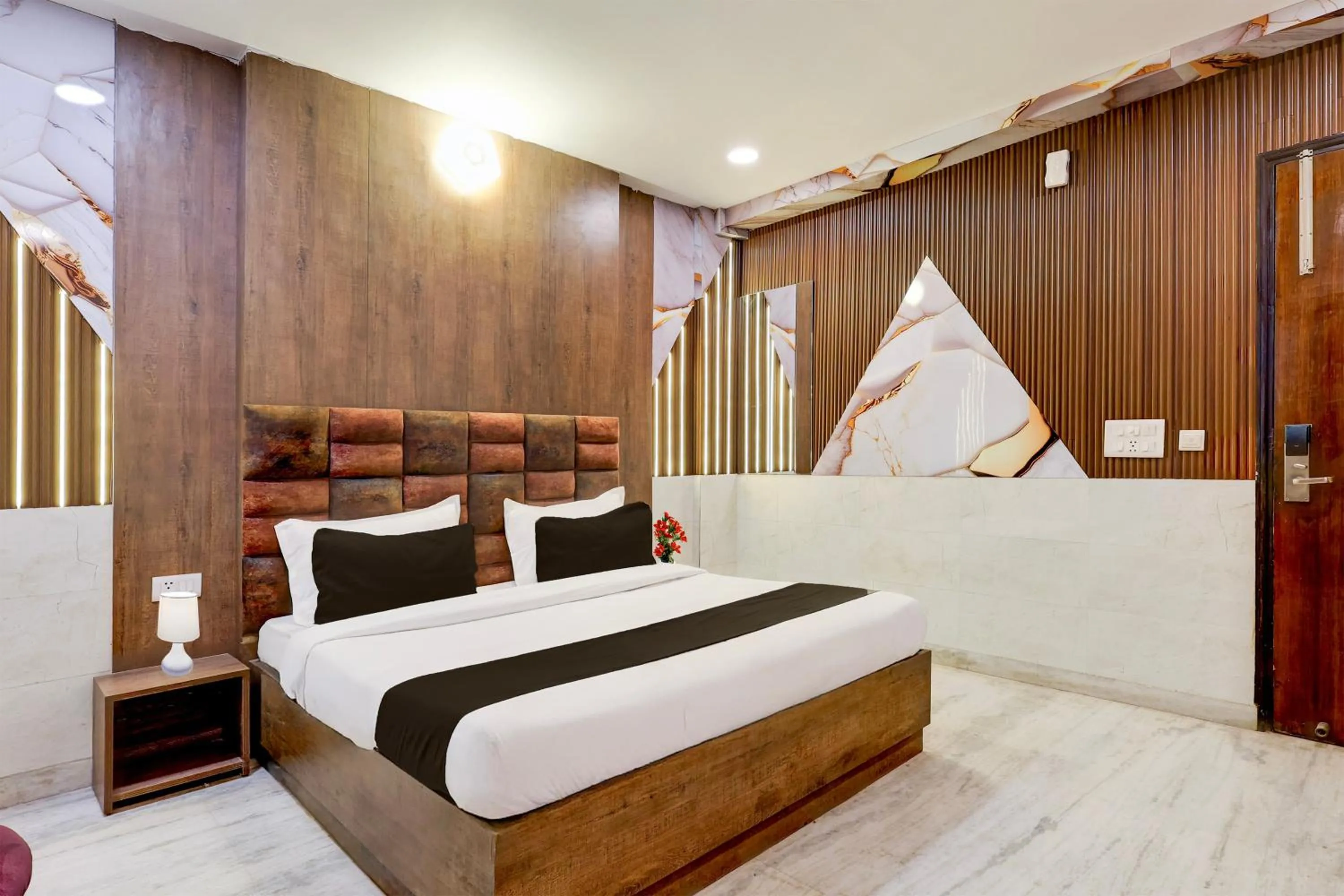 Bedroom, Bed in Super Hotel O Alipur Narela