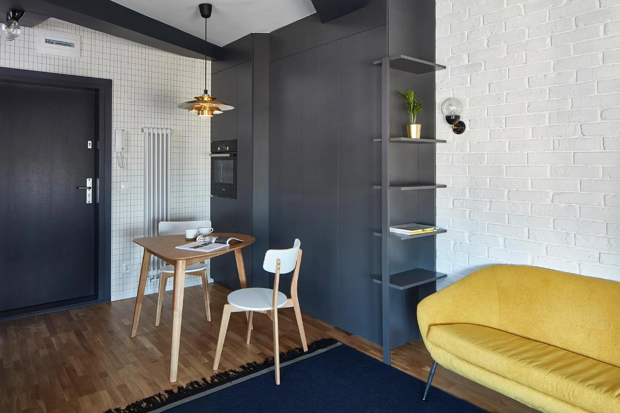 Kitchen or kitchenette in Bez Kantów Art Rooms