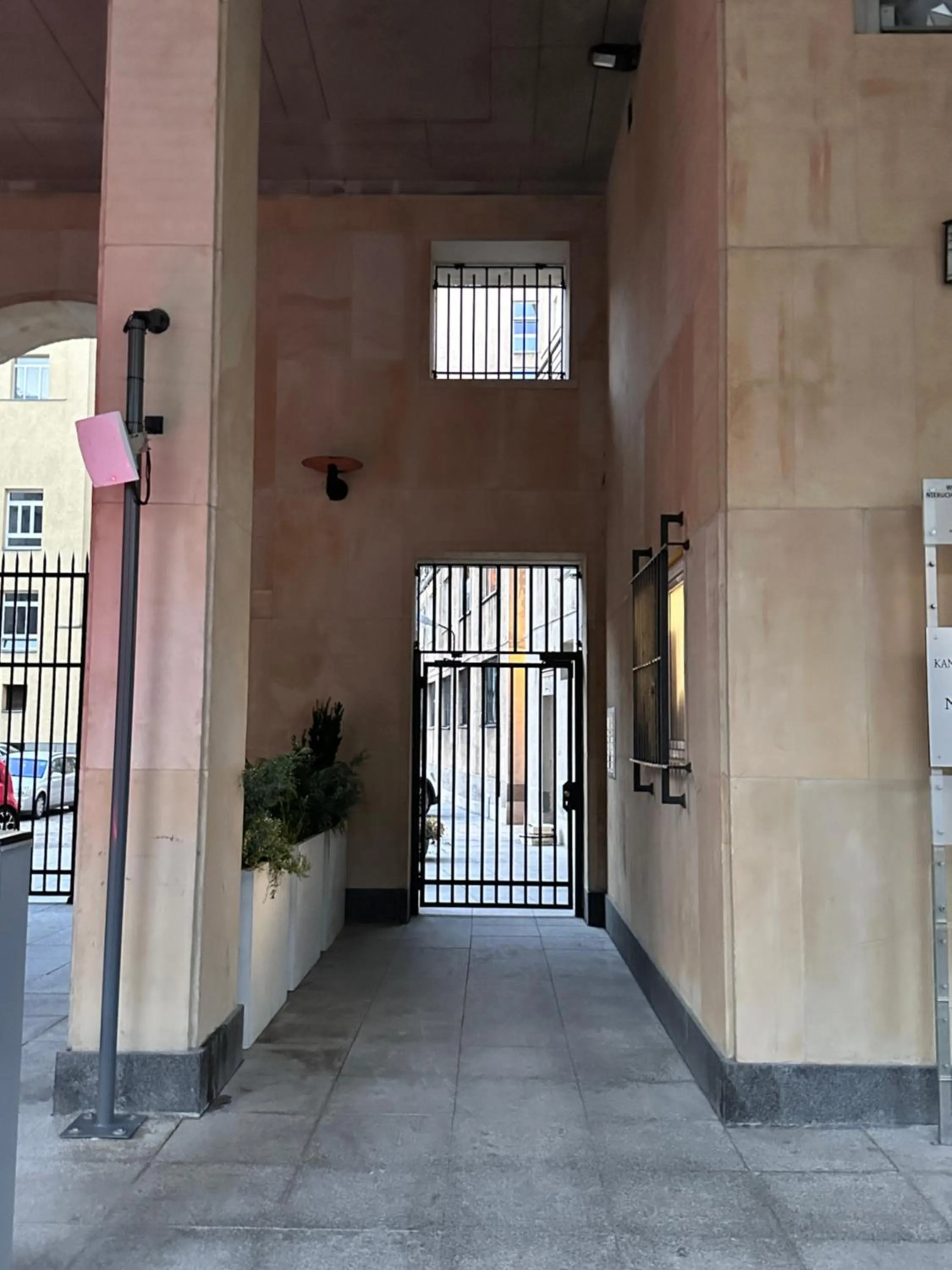 Property building in Bez Kantów Art Rooms