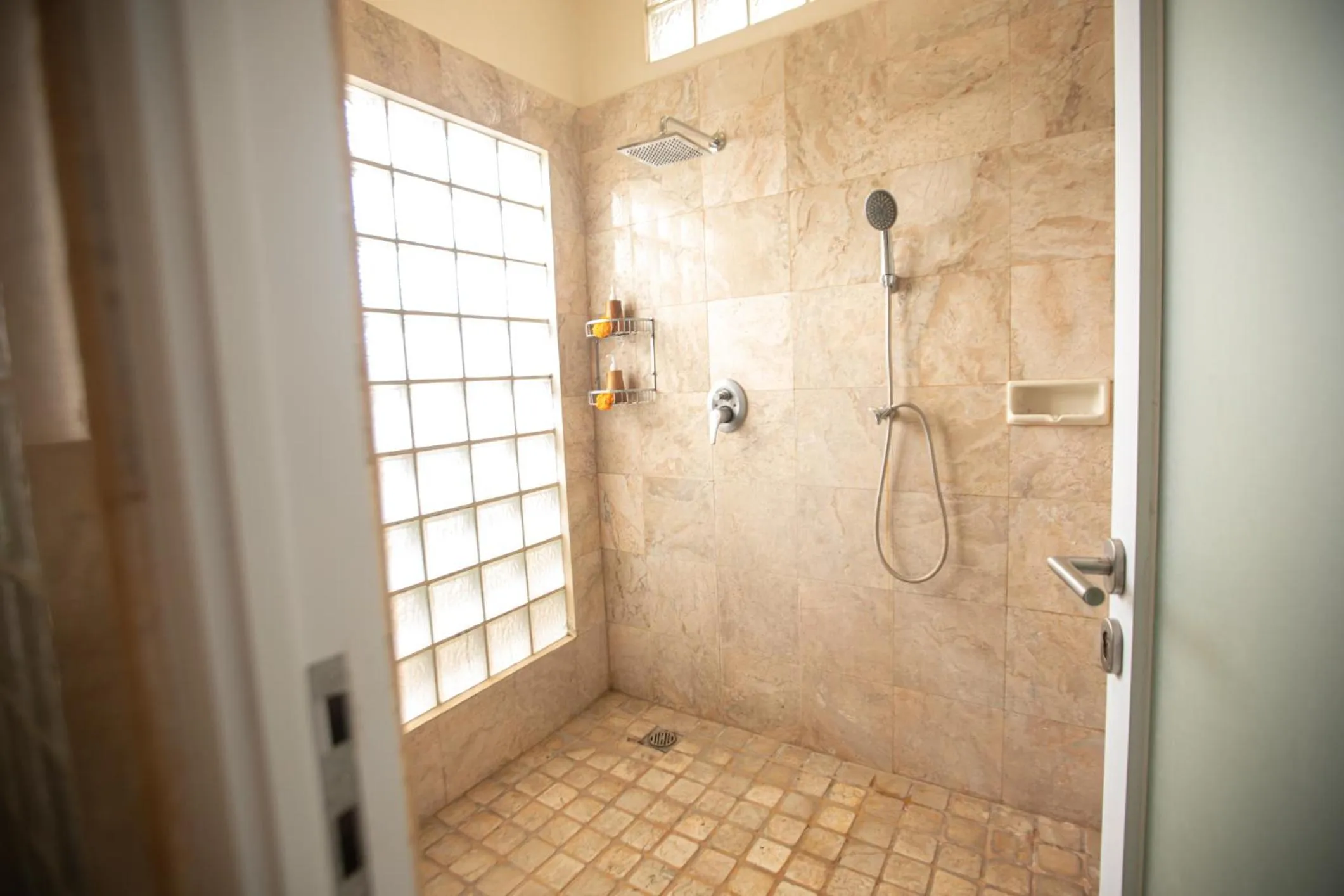 Shower in Arbathu Villa Ubud