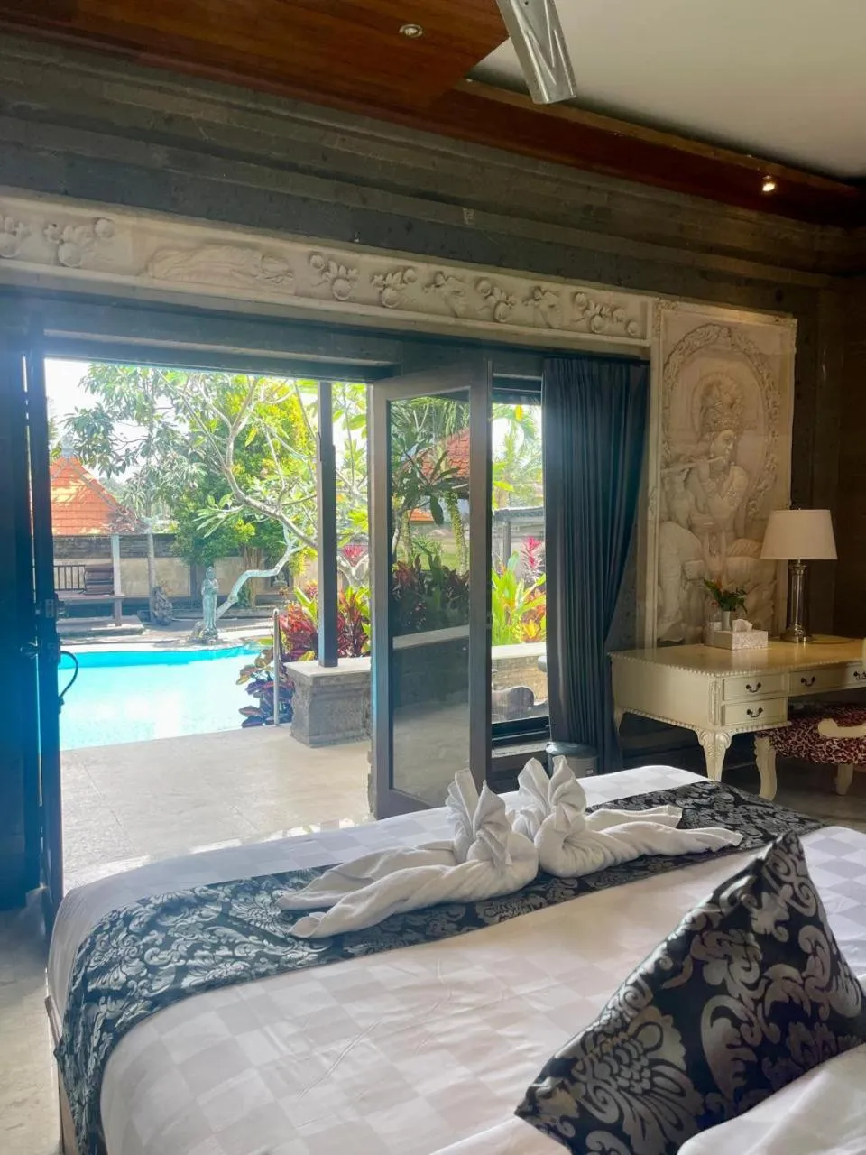 Pool view, Bed in Arbathu Villa Ubud