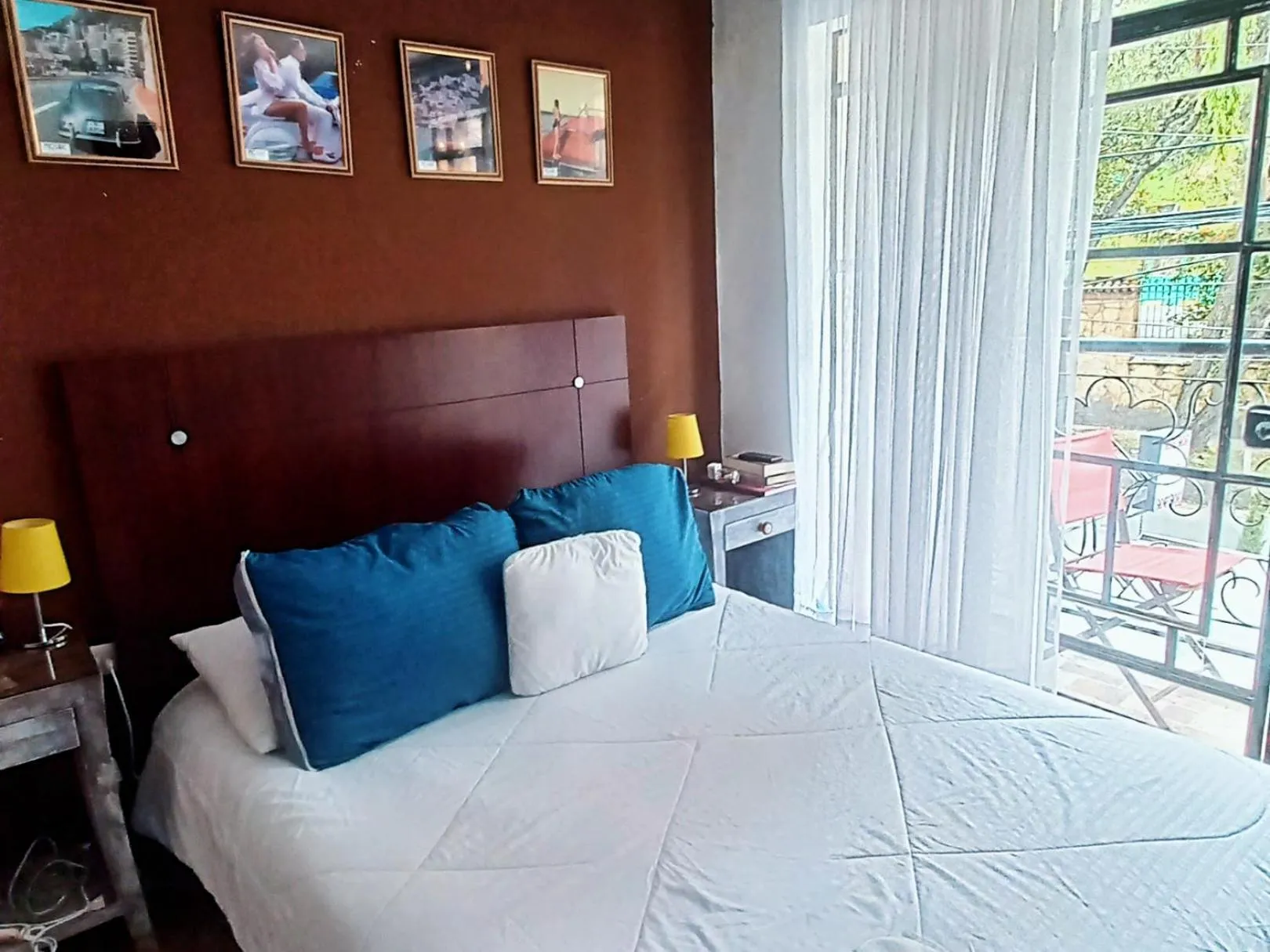 Studio with Balcony in Alojamiento Mosaic House