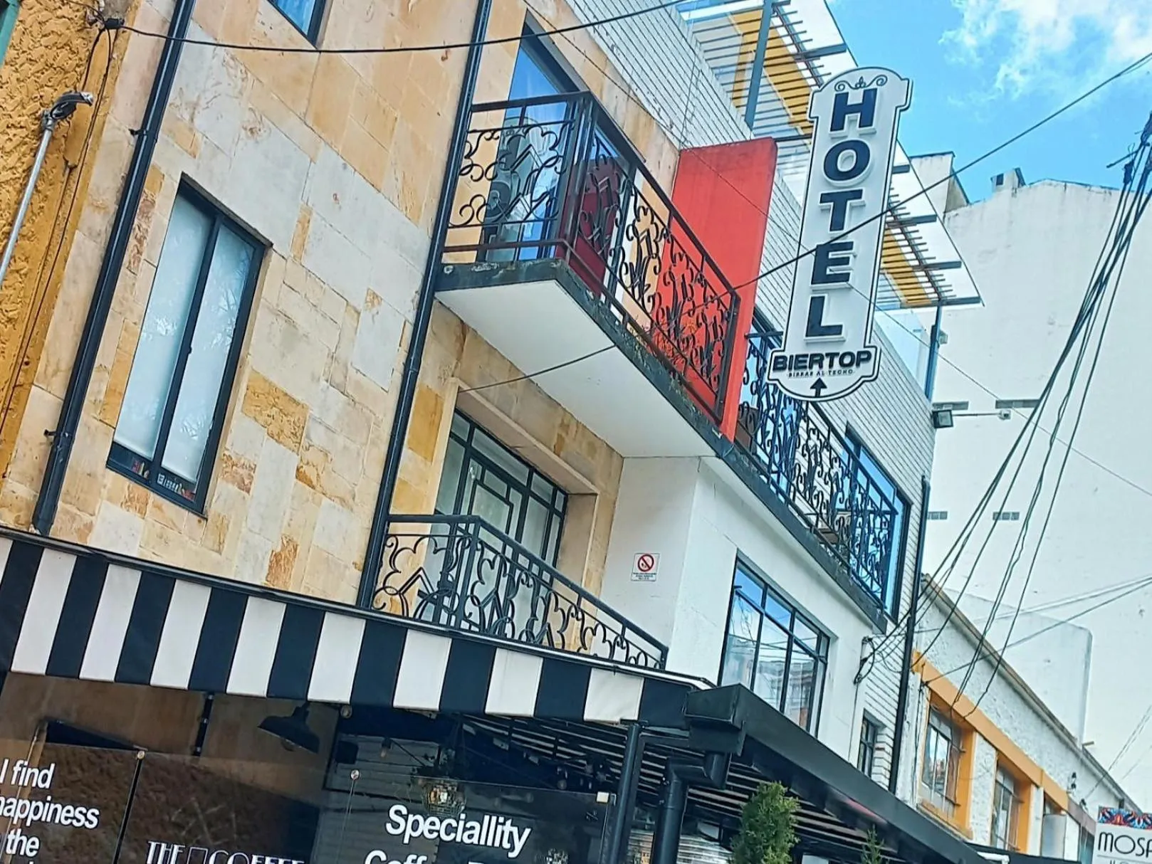 Property logo or sign in Alojamiento Mosaic House