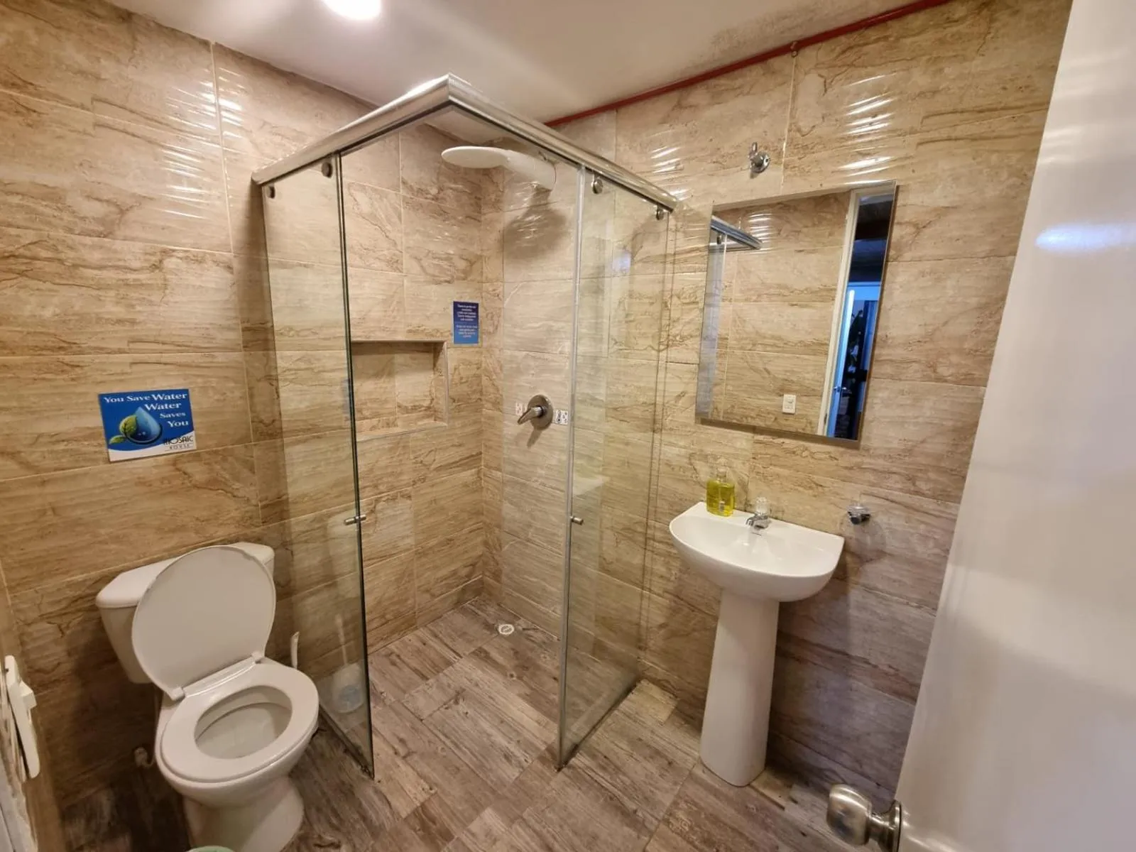 Photo of the whole room in Alojamiento Mosaic House