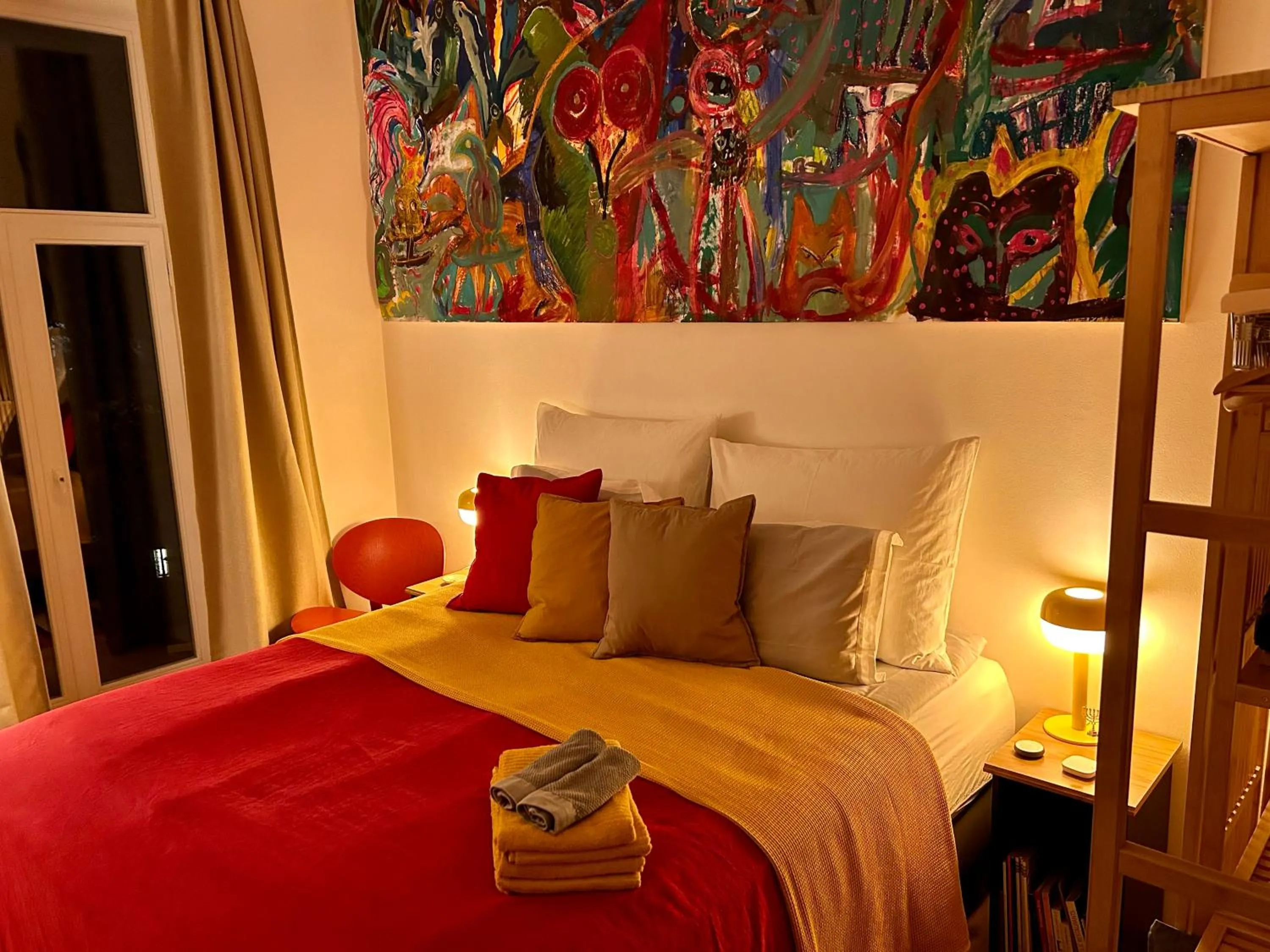 Bedroom, Bed in Green balcony & king size bed