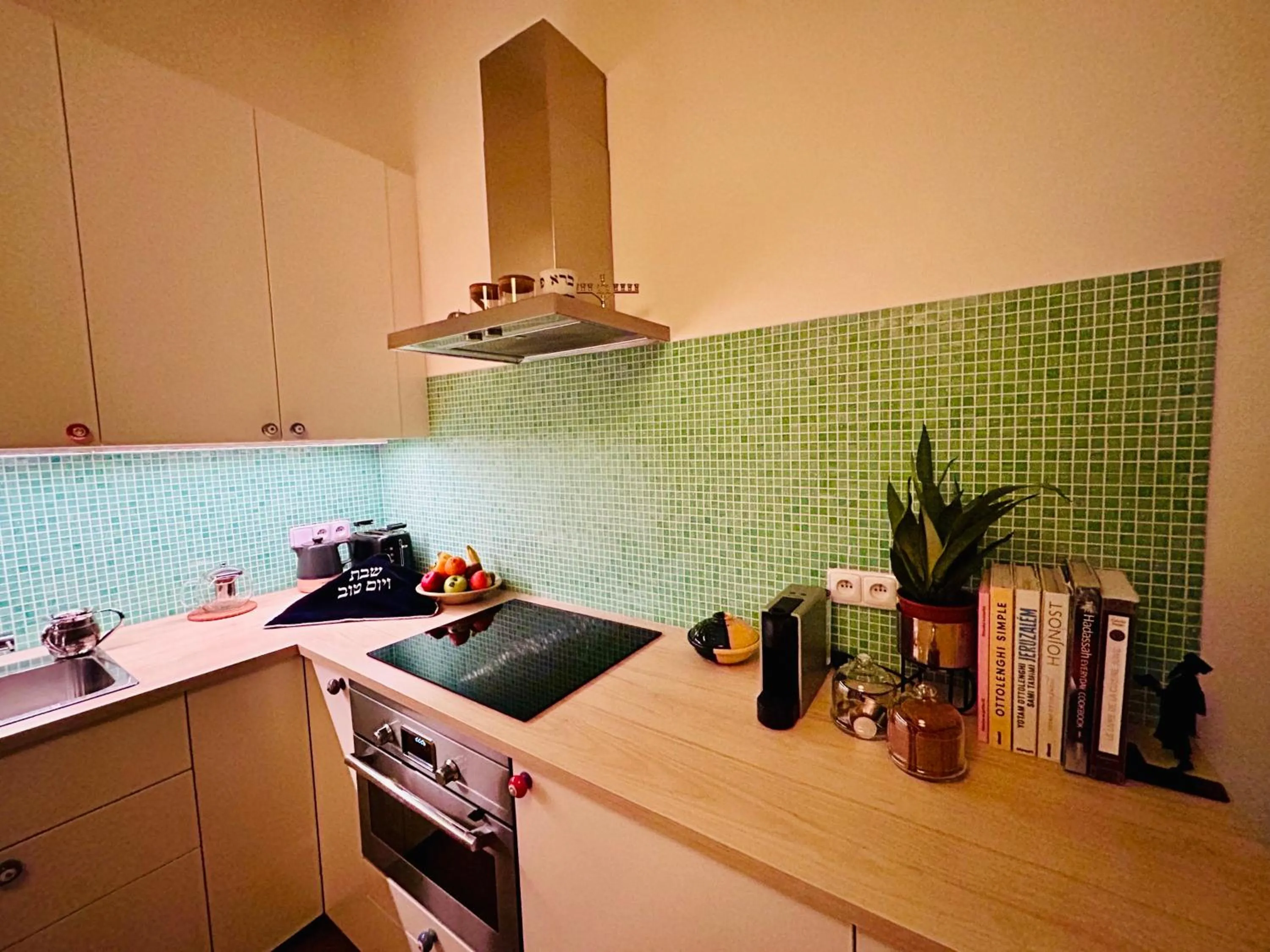 Coffee/tea facilities in Green balcony & king size bed